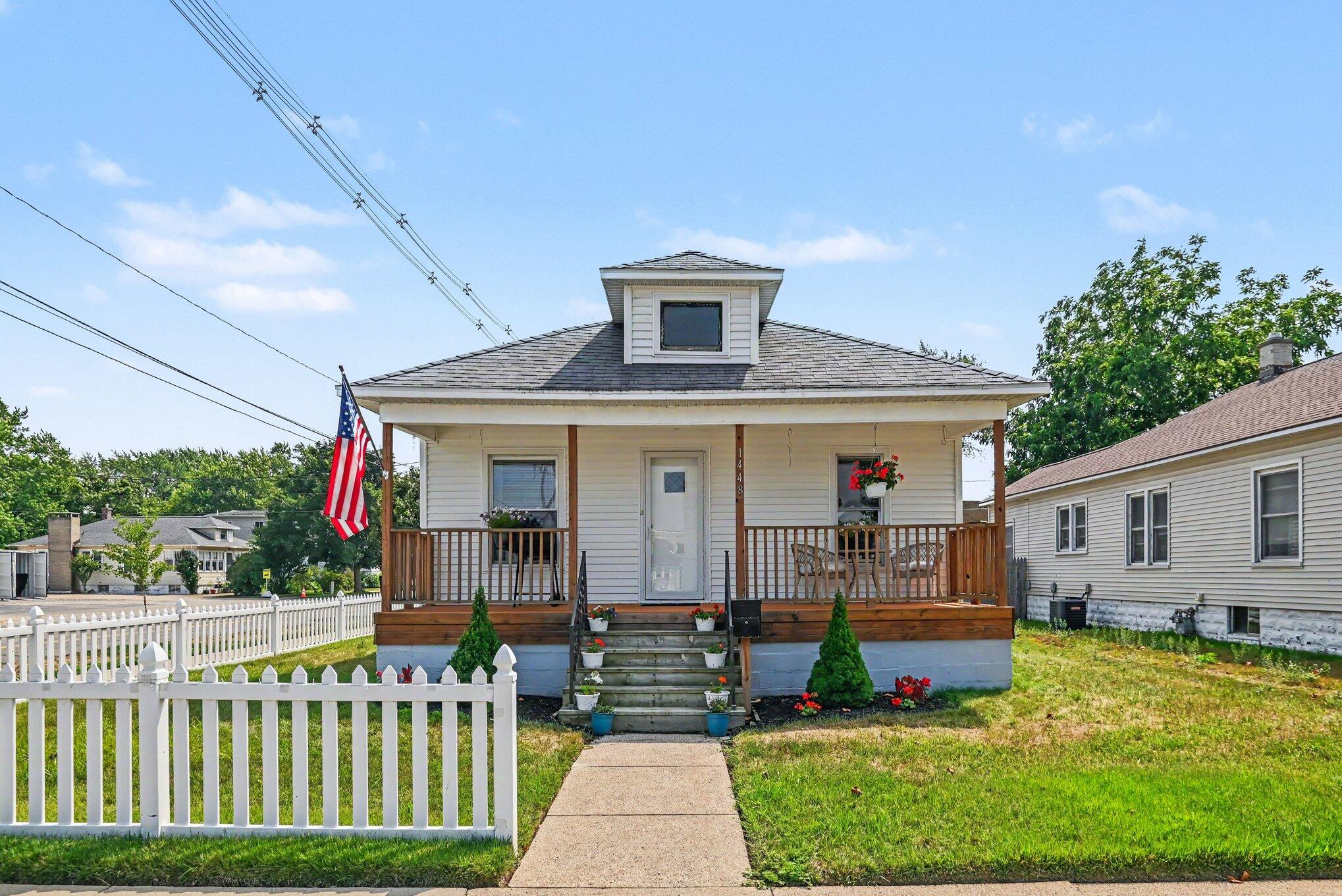 Grand Haven MI, 1448 Columbus Avenue