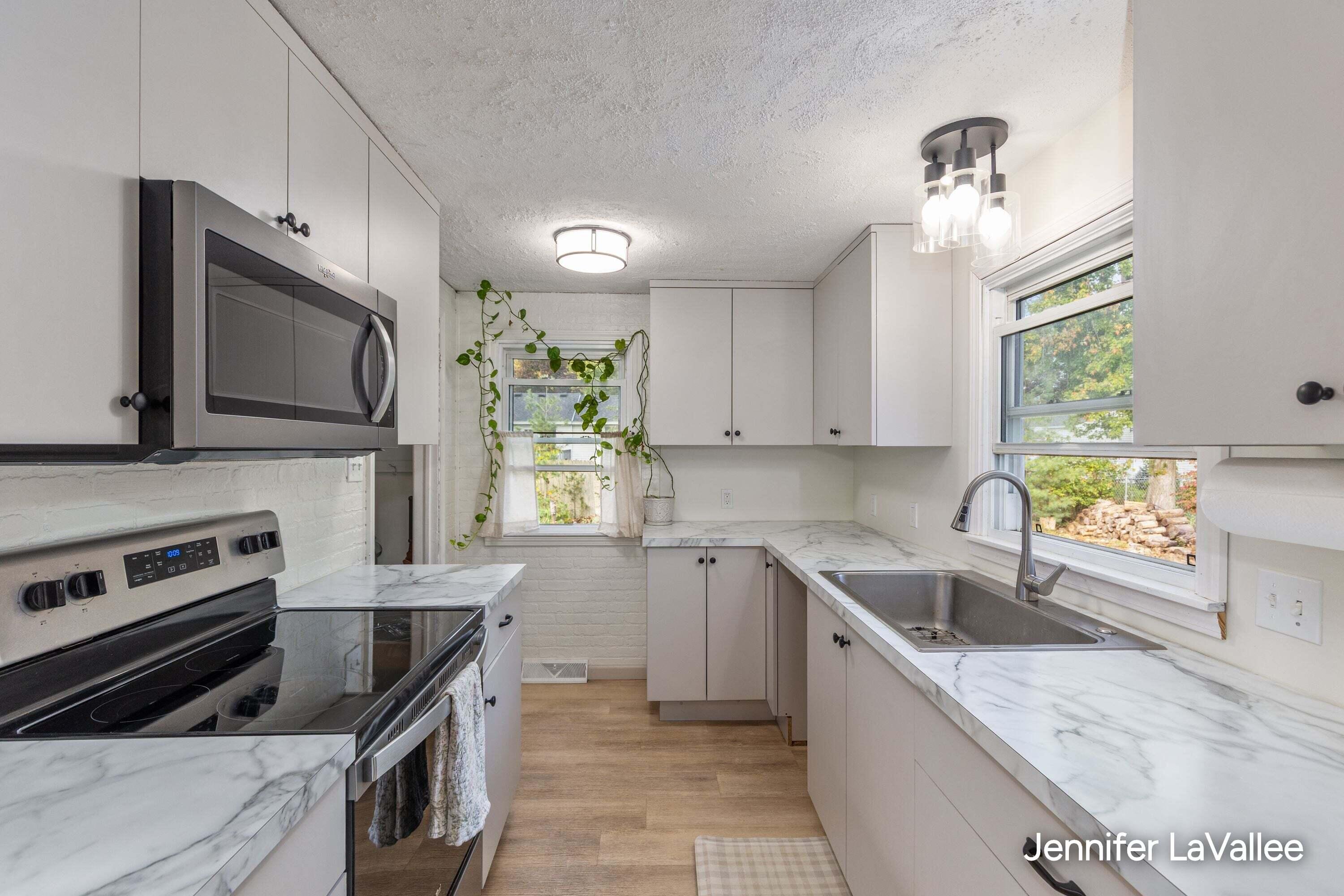 3747 Miramar Avenue NE Grand Rapids MI 49525