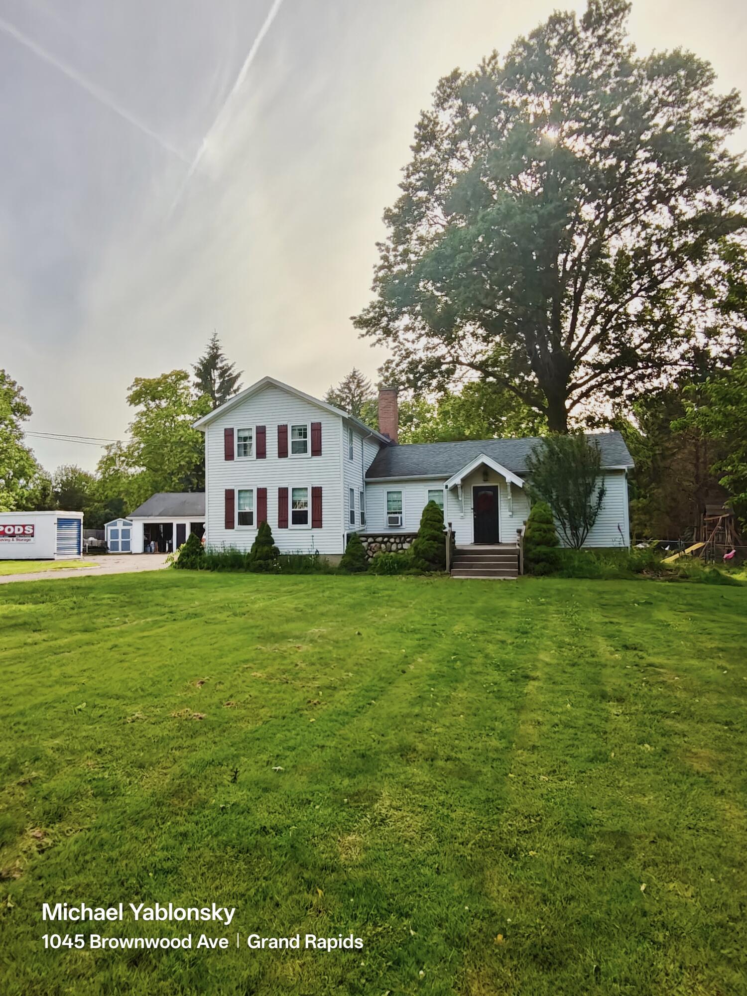 1045 Brownwood Avenue NW Grand Rapids MI 49504