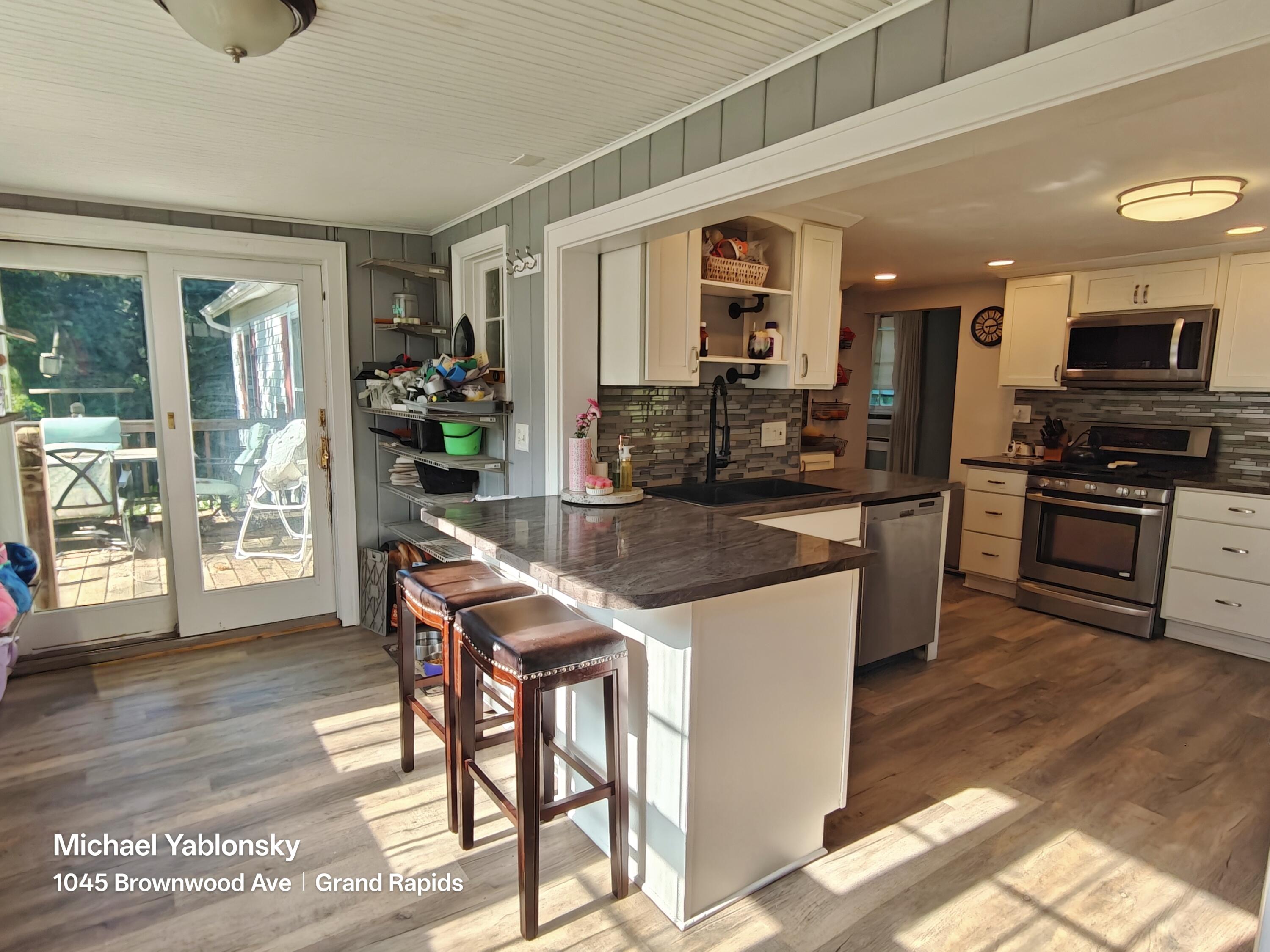 1045 Brownwood Avenue NW Grand Rapids MI 49504