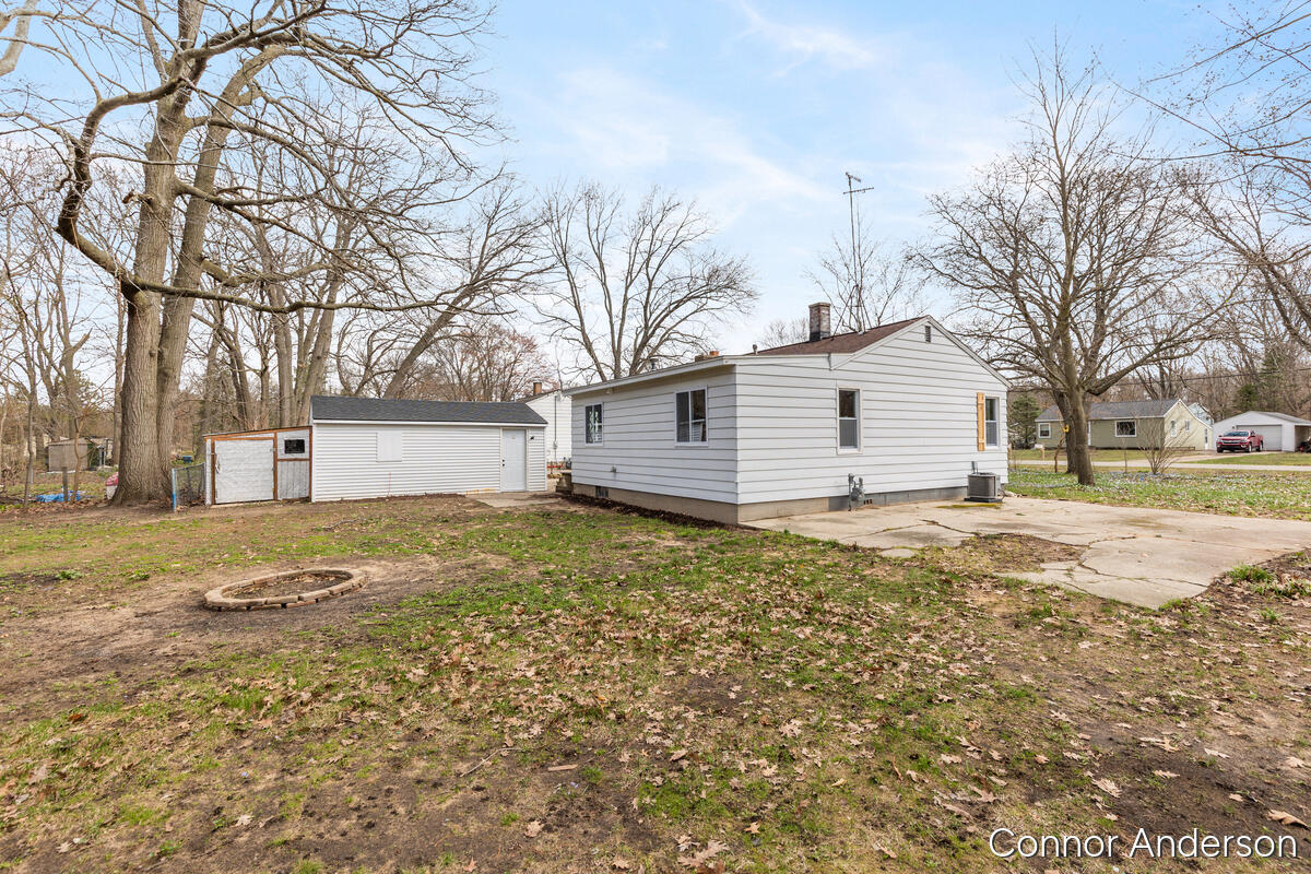 15403 Pine Street Grand Haven MI 49417