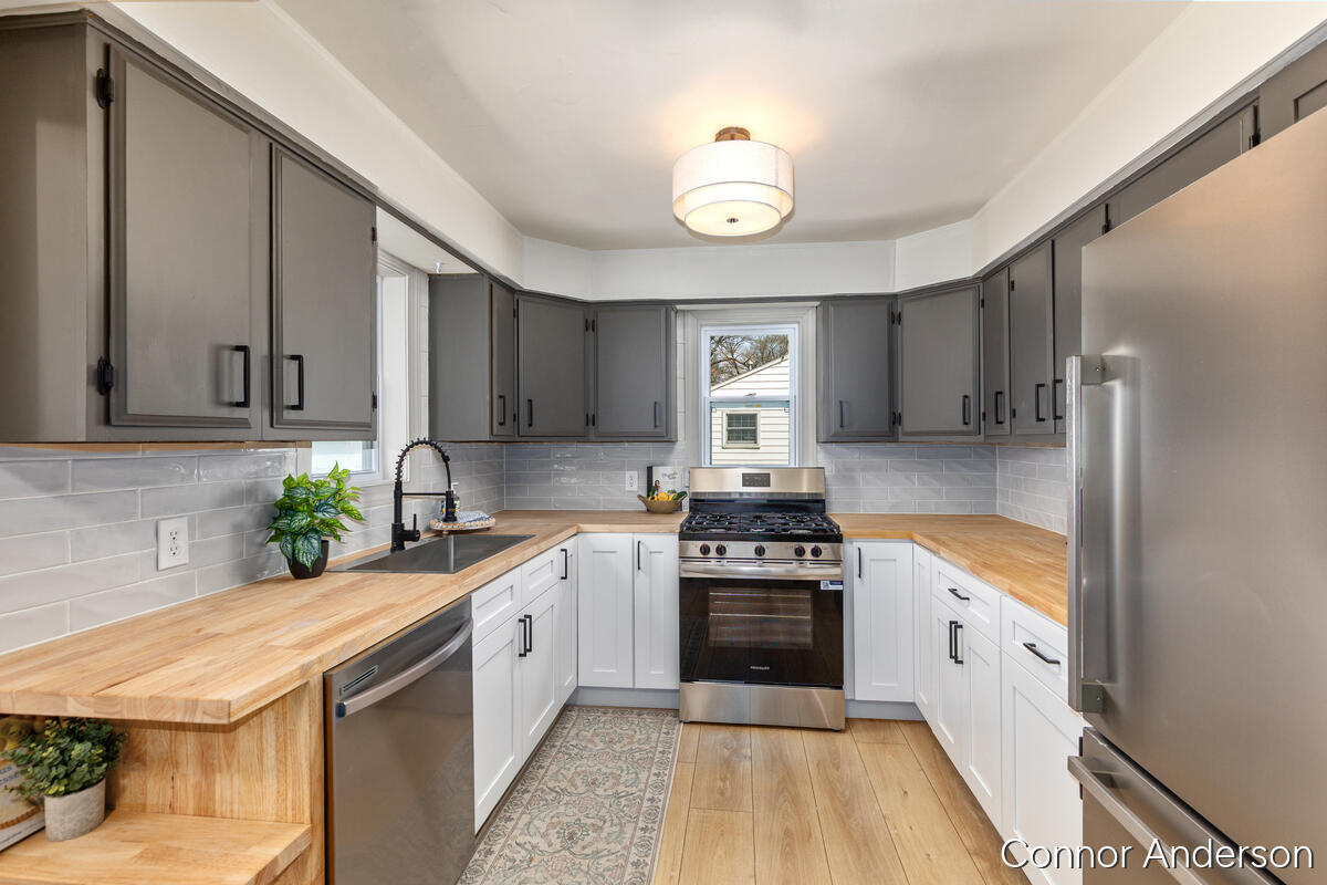 15403 Pine Street Grand Haven MI 49417