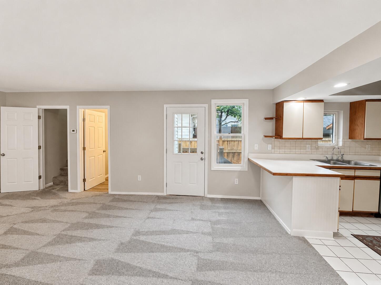 1926 Oakland Drive Kalamazoo MI 49008
