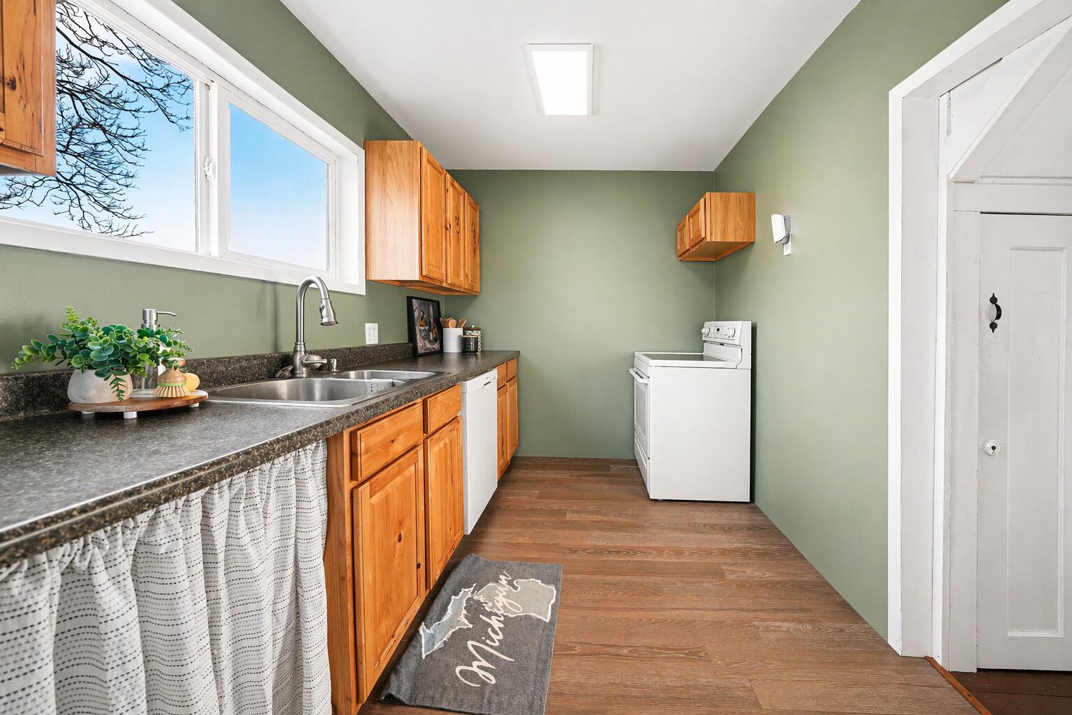 6555 N Coloma Road Coloma MI 49038