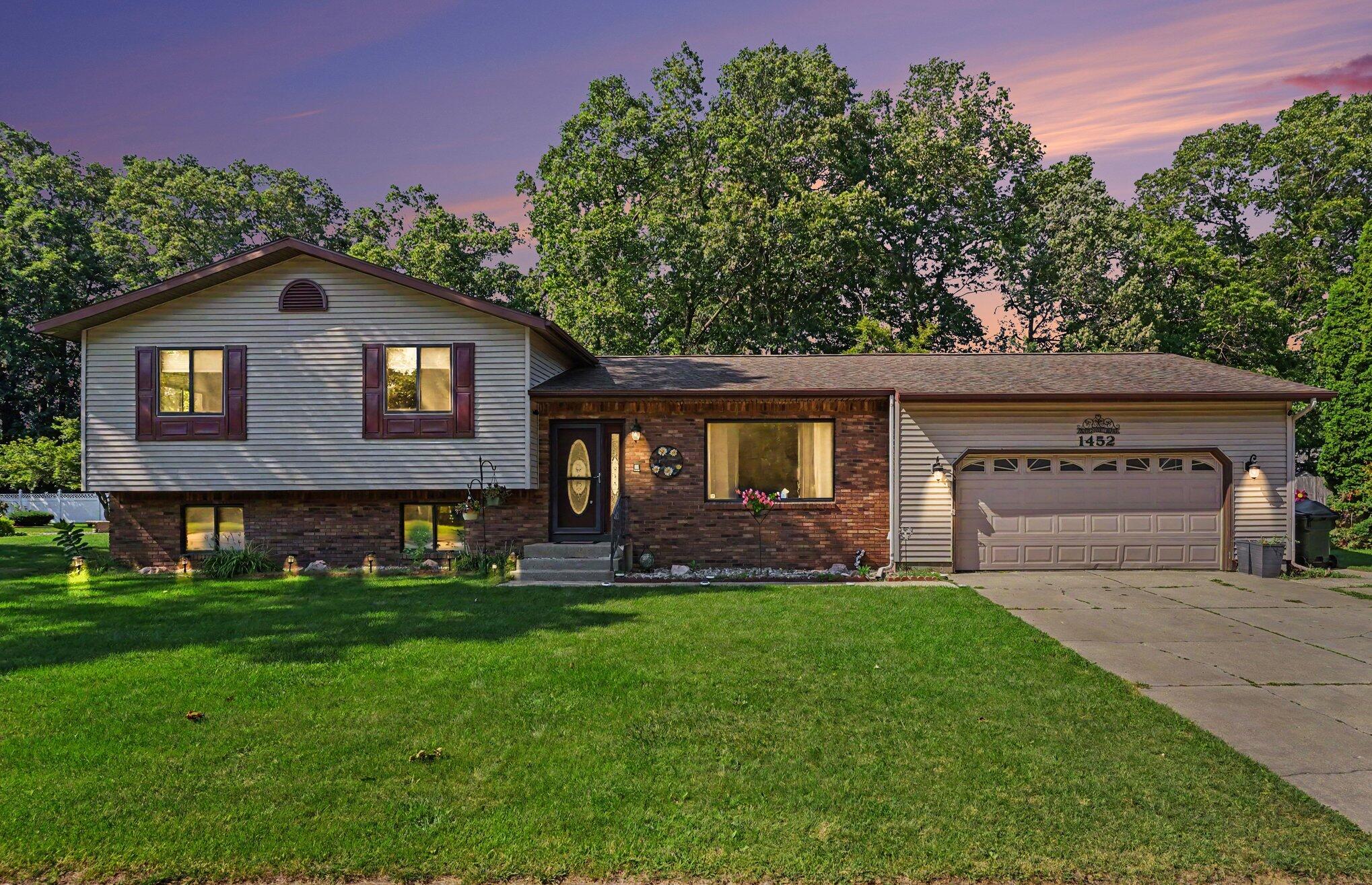 1452 Adams Avenue Muskegon MI 49442