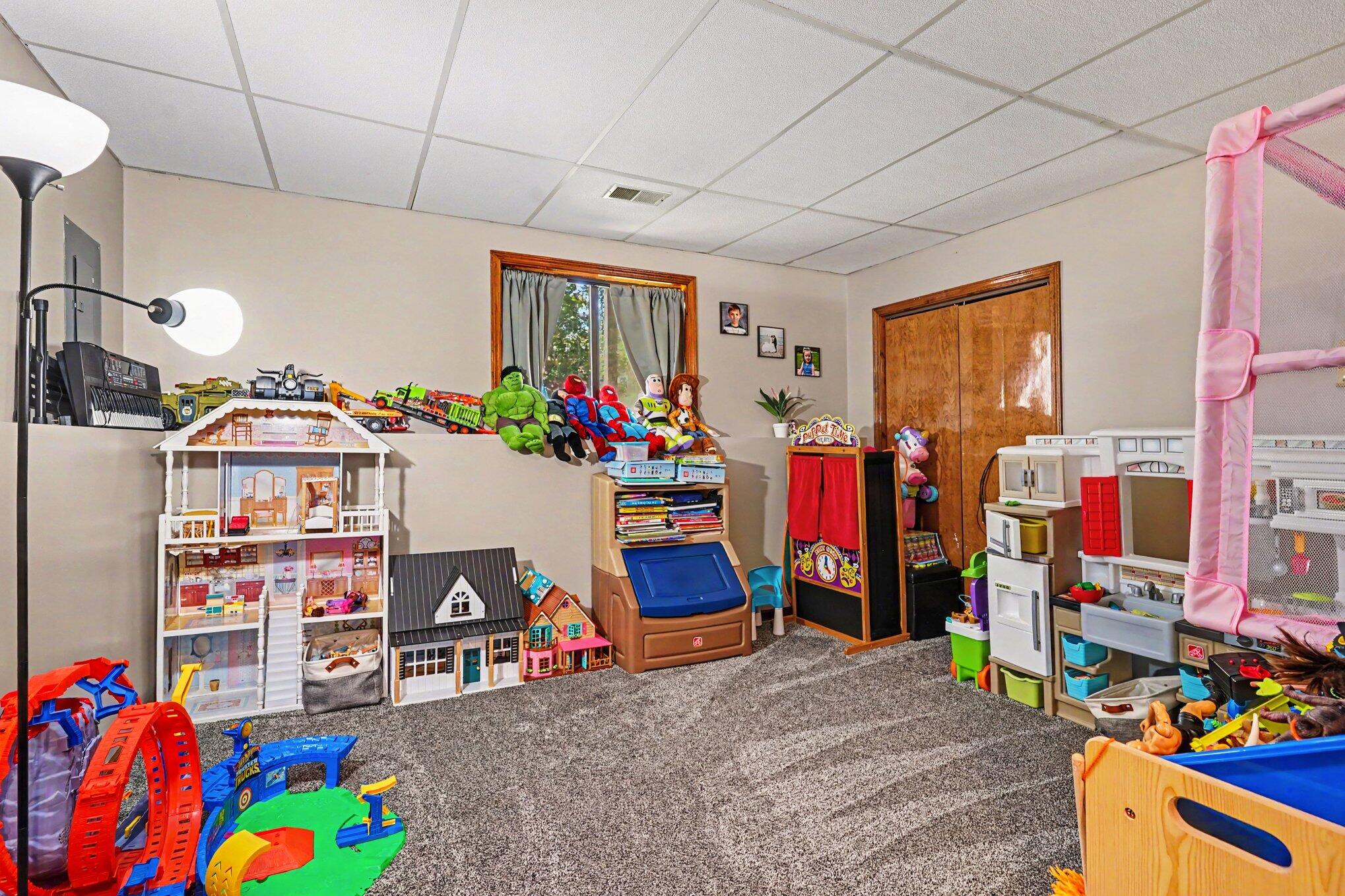 1452 Adams Avenue Muskegon MI 49442