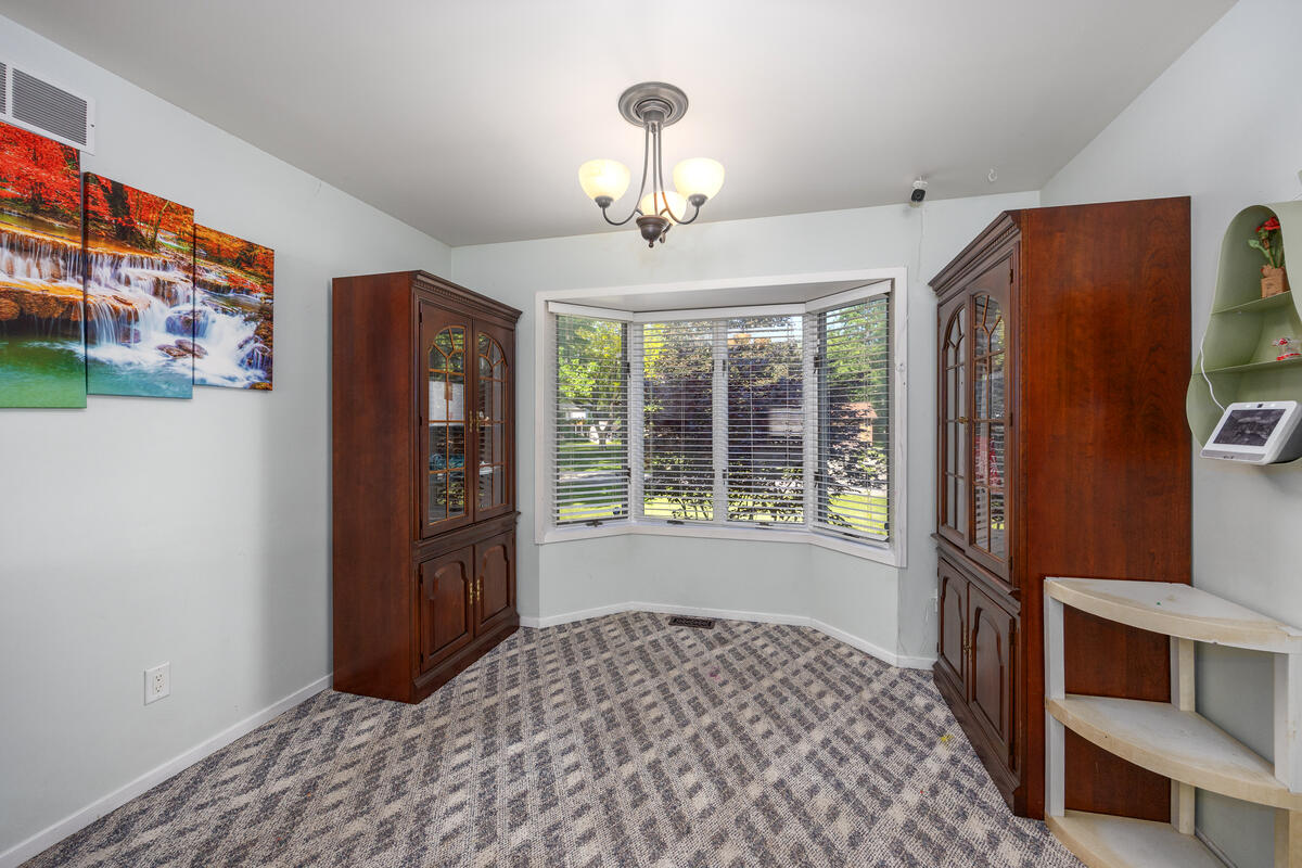 271 Glendale Avenue Holland MI 49423