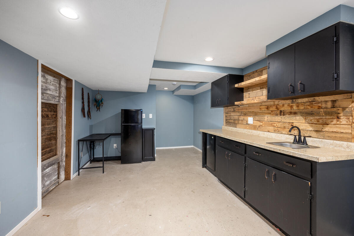 271 Glendale Avenue Holland MI 49423