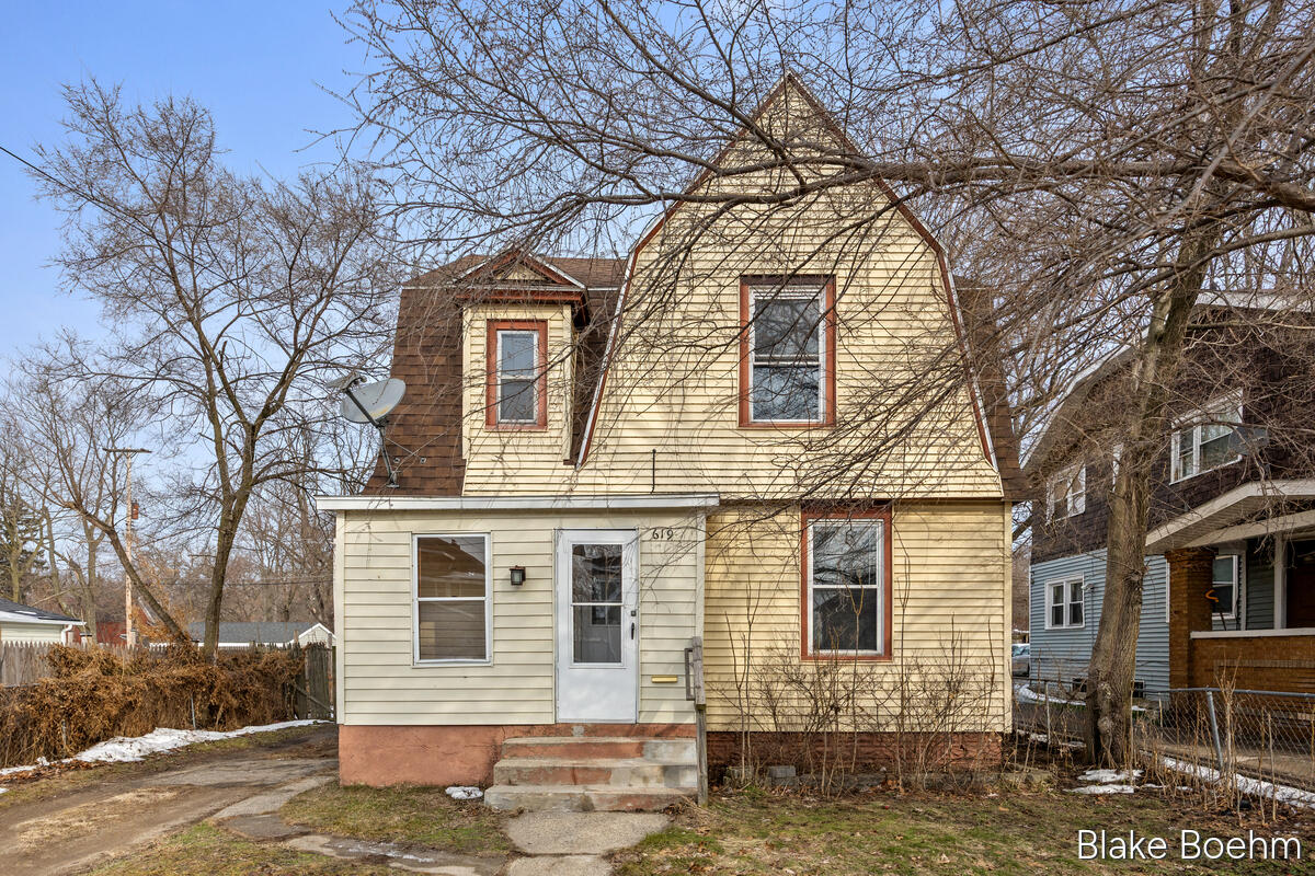 619 Oakdale Street SE Grand Rapids MI 49507