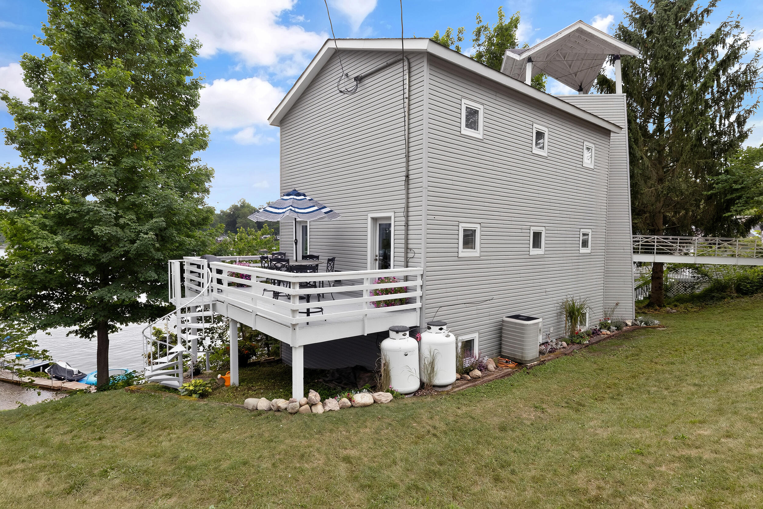 15657 Lakeview Drive Buchanan MI 49107