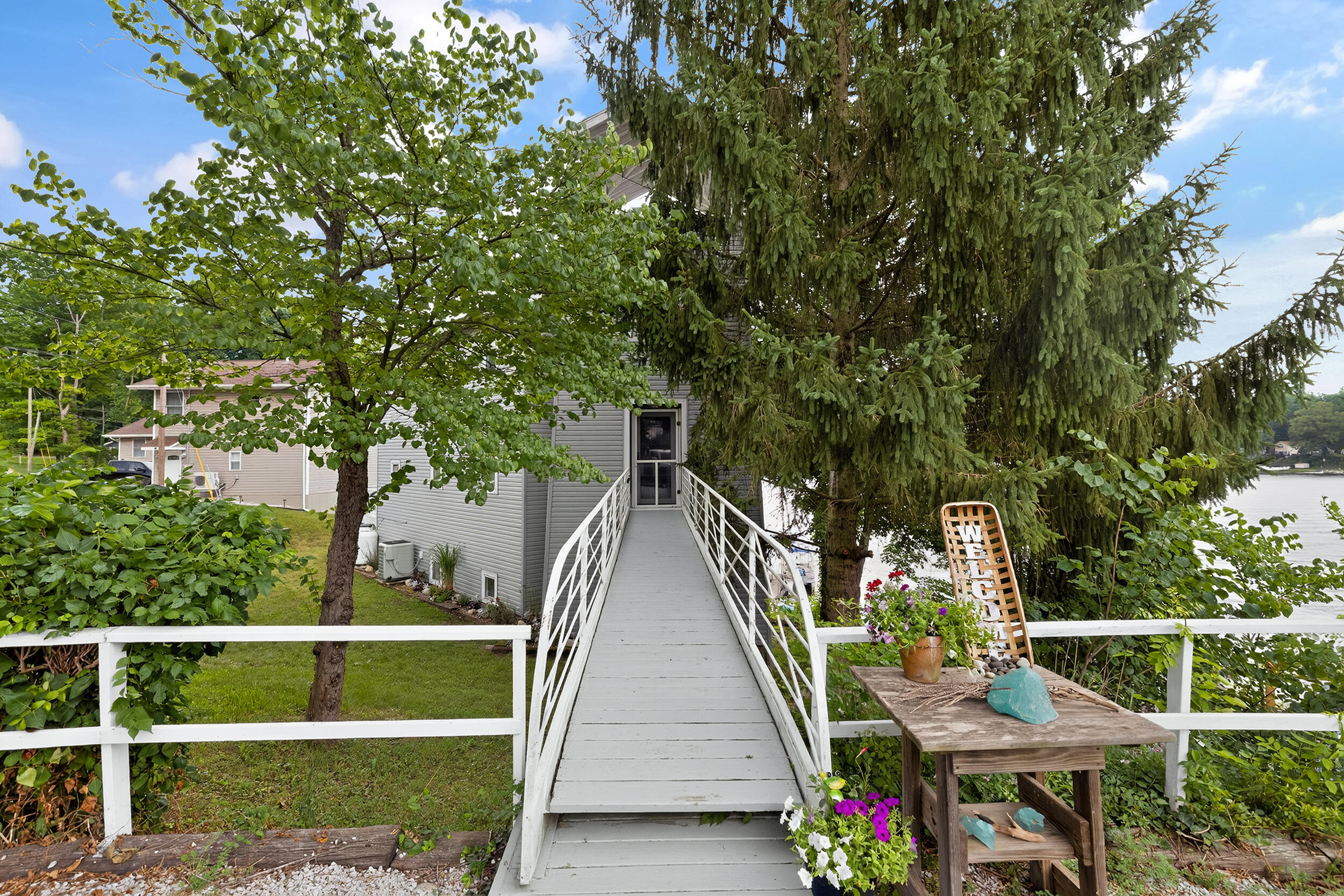15657 Lakeview Drive Buchanan MI 49107