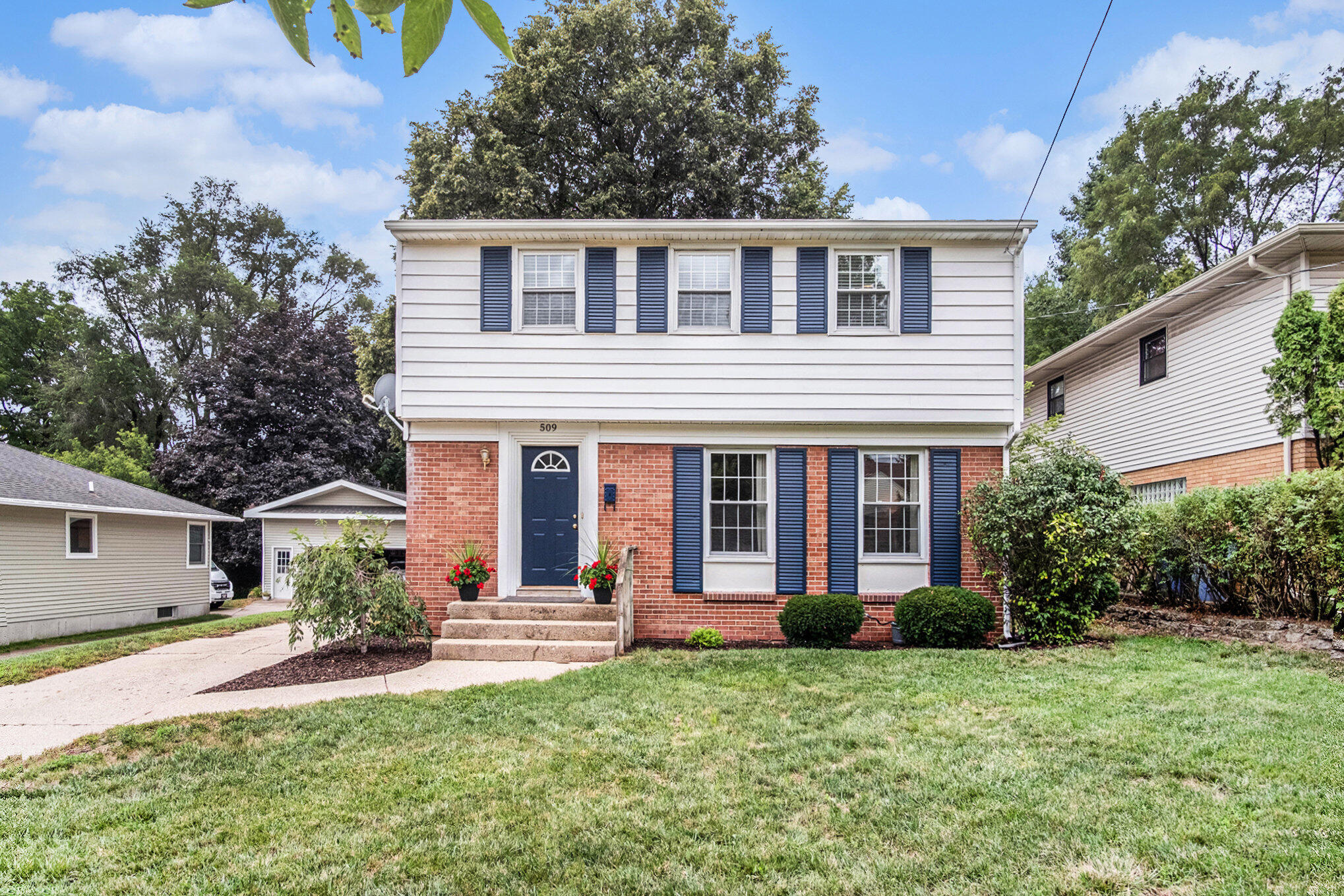 509 Tuttle Avenue NE Grand Rapids MI 49503