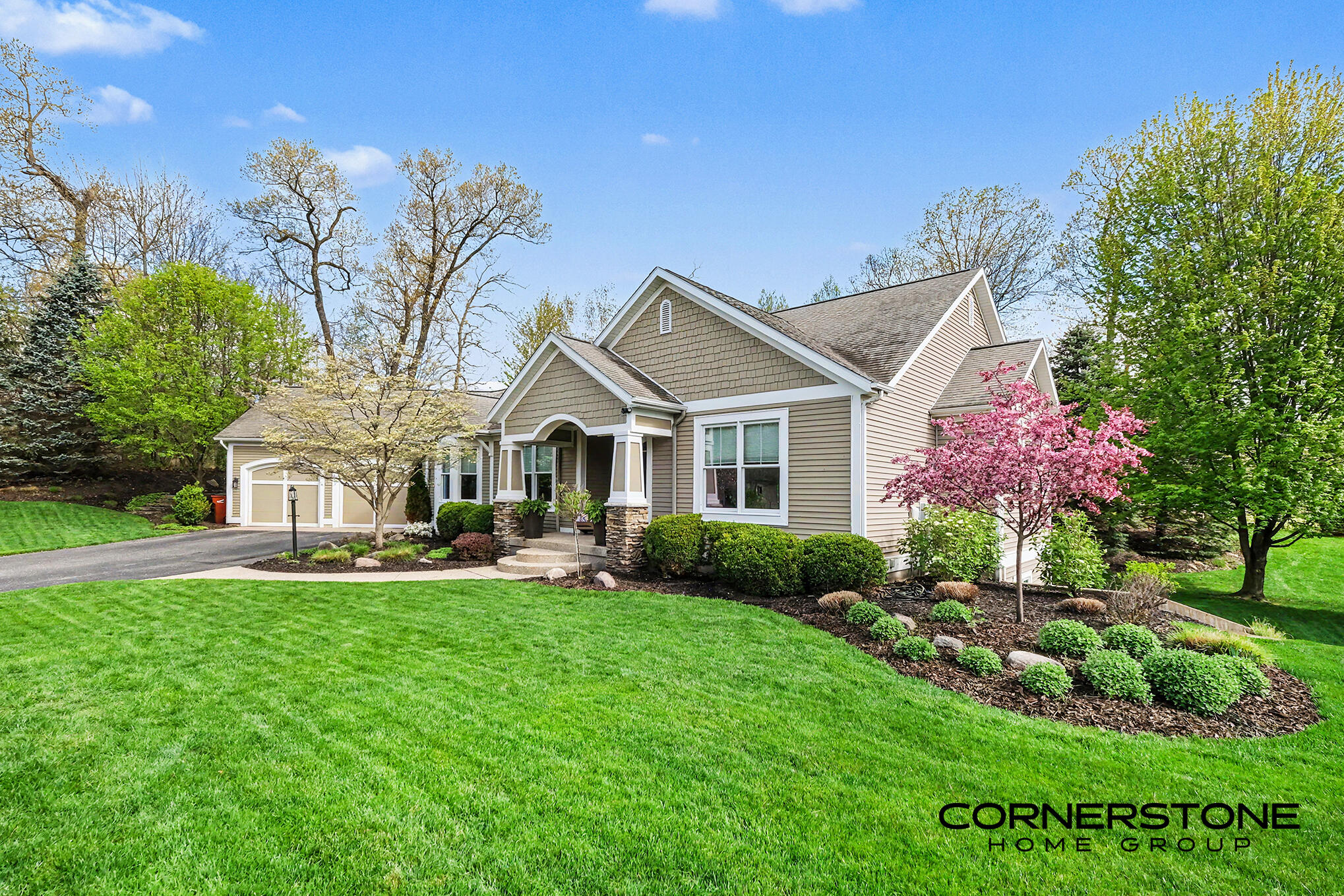 4263 S Oak Pointe Court NE Grand Rapids MI 49525