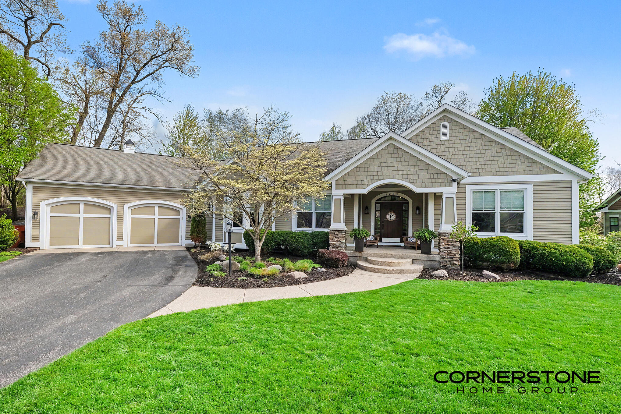 4263 S Oak Pointe Court NE Grand Rapids MI 49525