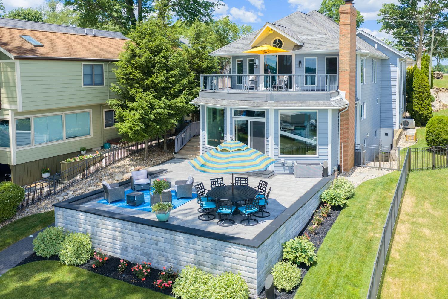 23631 N Shore Drive Edwardsburg MI 49112