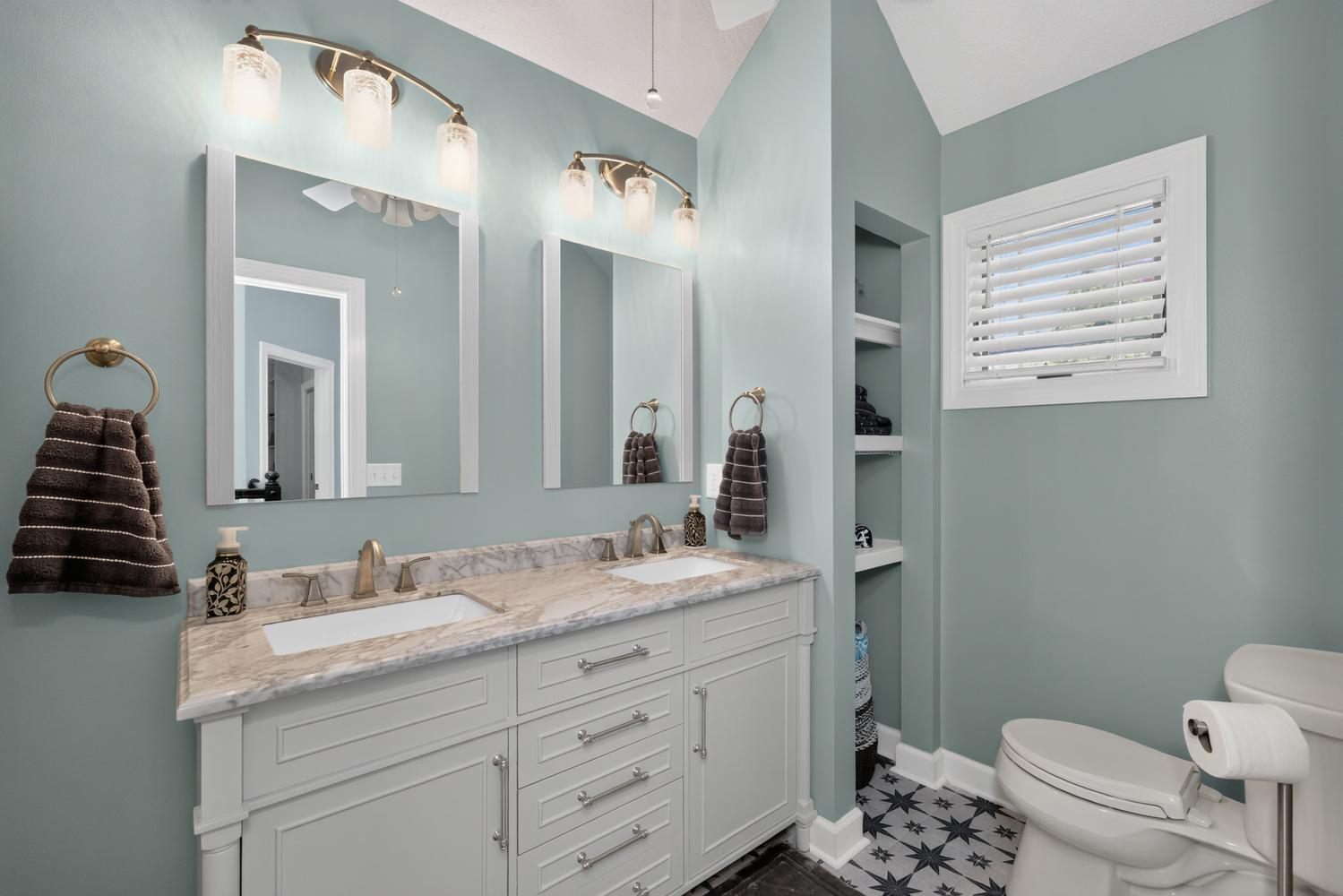 23631 N Shore Drive Edwardsburg MI 49112