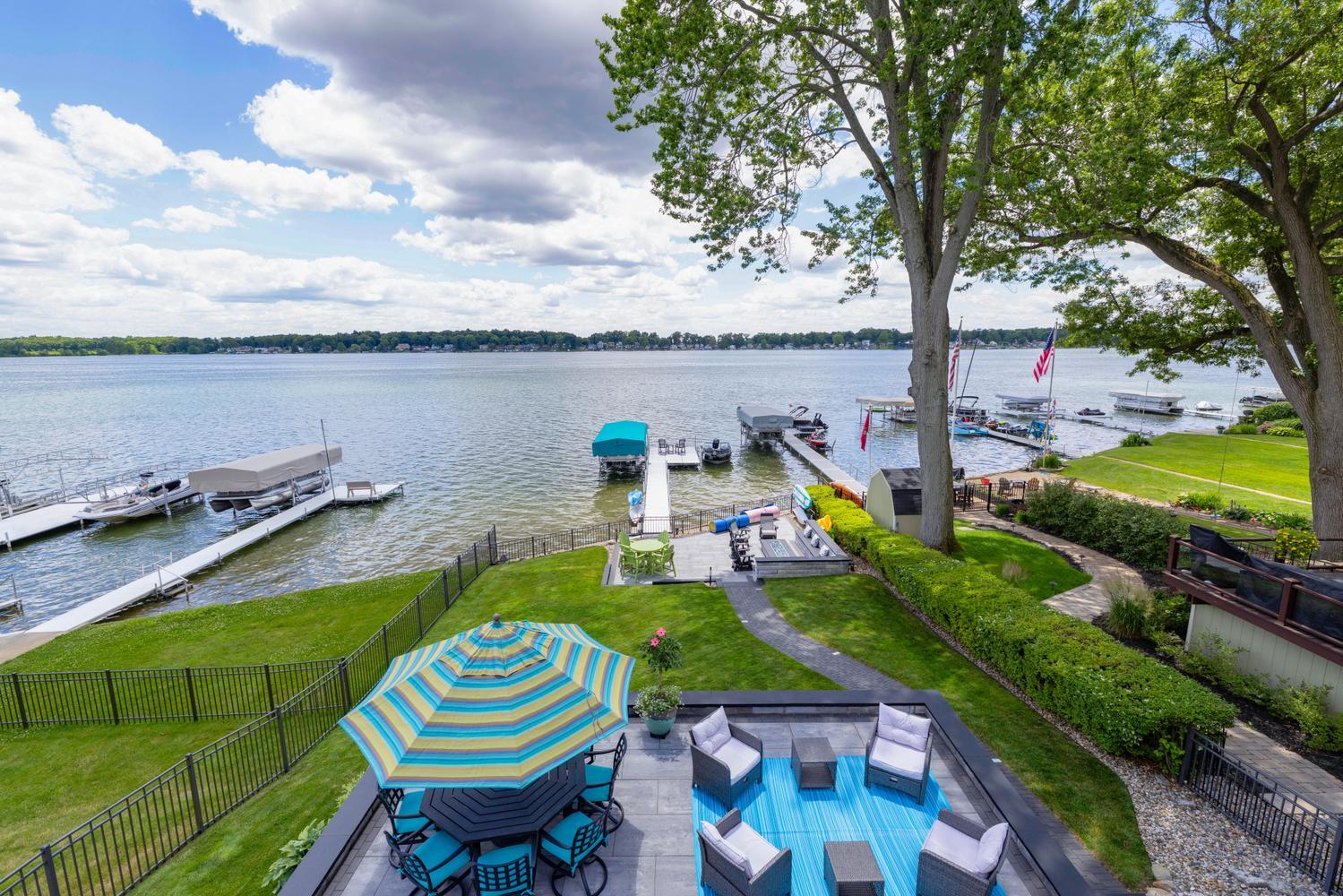 23631 N Shore Drive Edwardsburg MI 49112