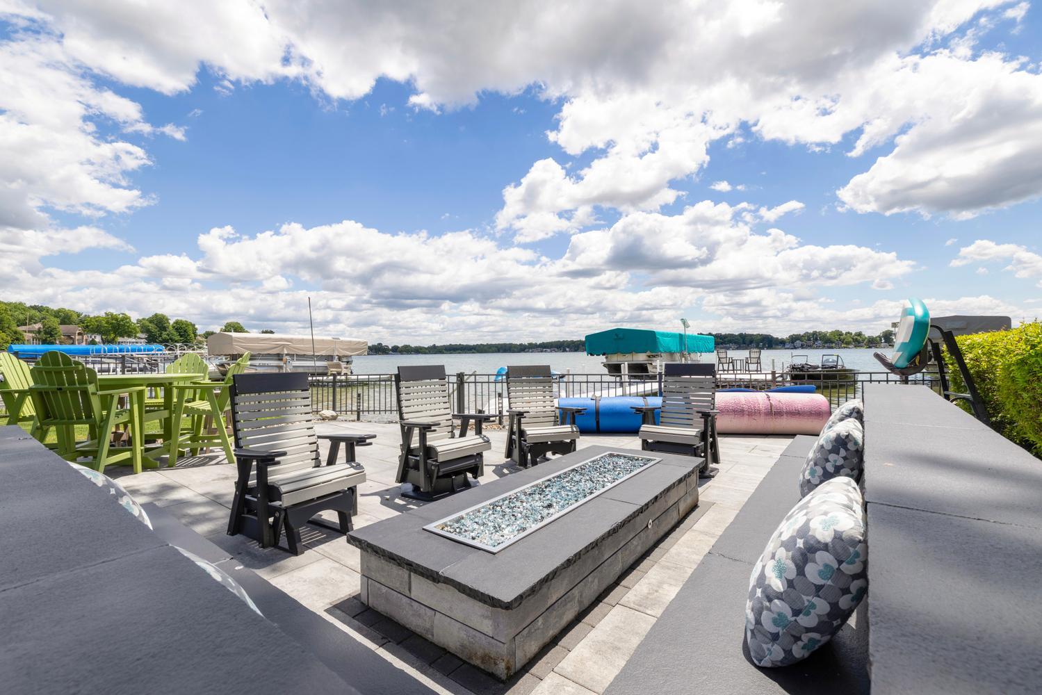 23631 N Shore Drive Edwardsburg MI 49112