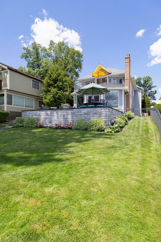 23631 N Shore Drive Edwardsburg MI 49112