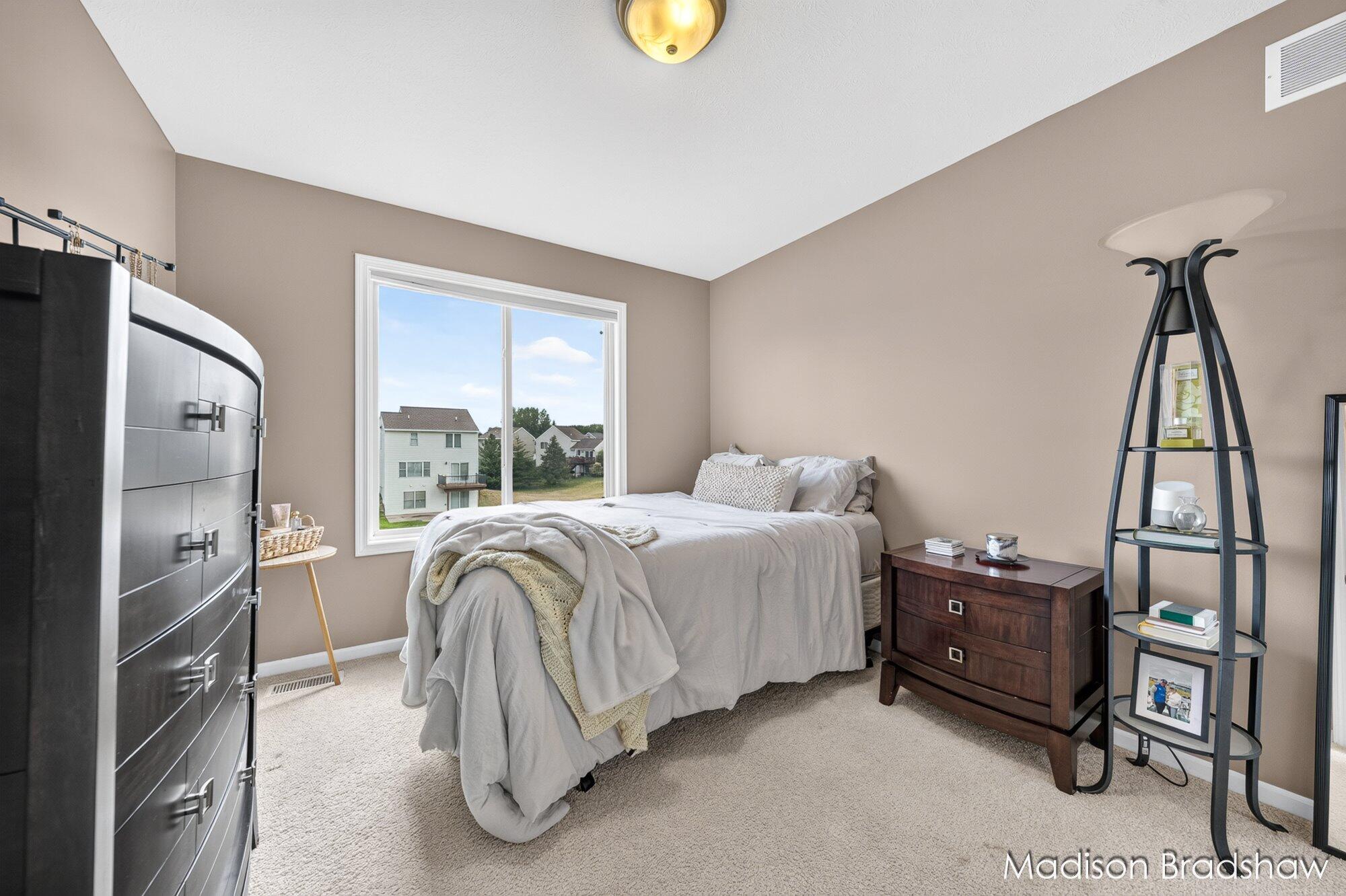5866 E Grove Drive SE Grand Rapids MI 49512