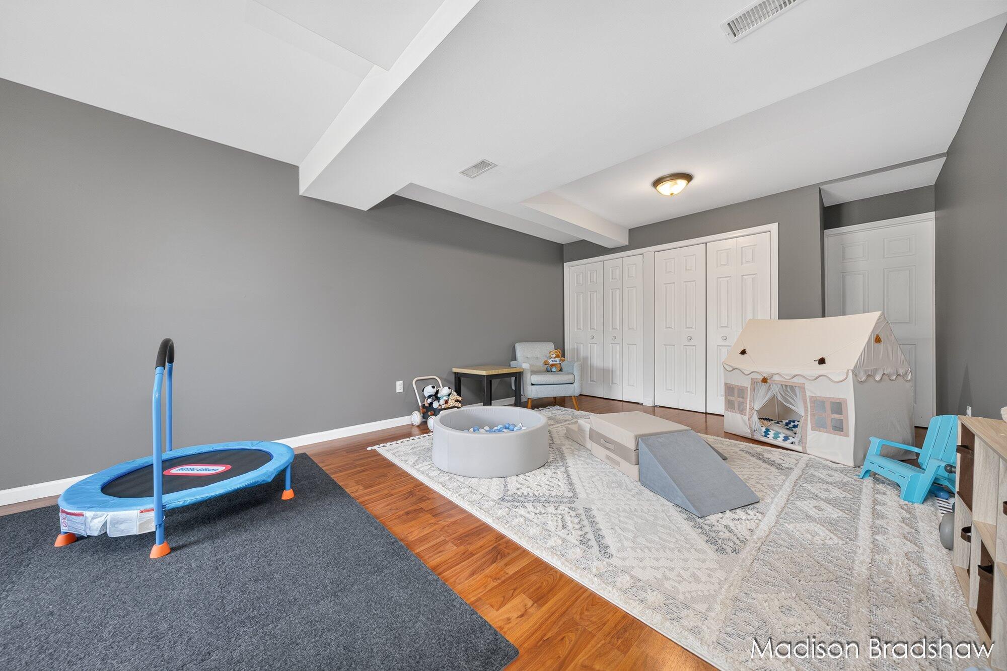 5866 E Grove Drive SE Grand Rapids MI 49512