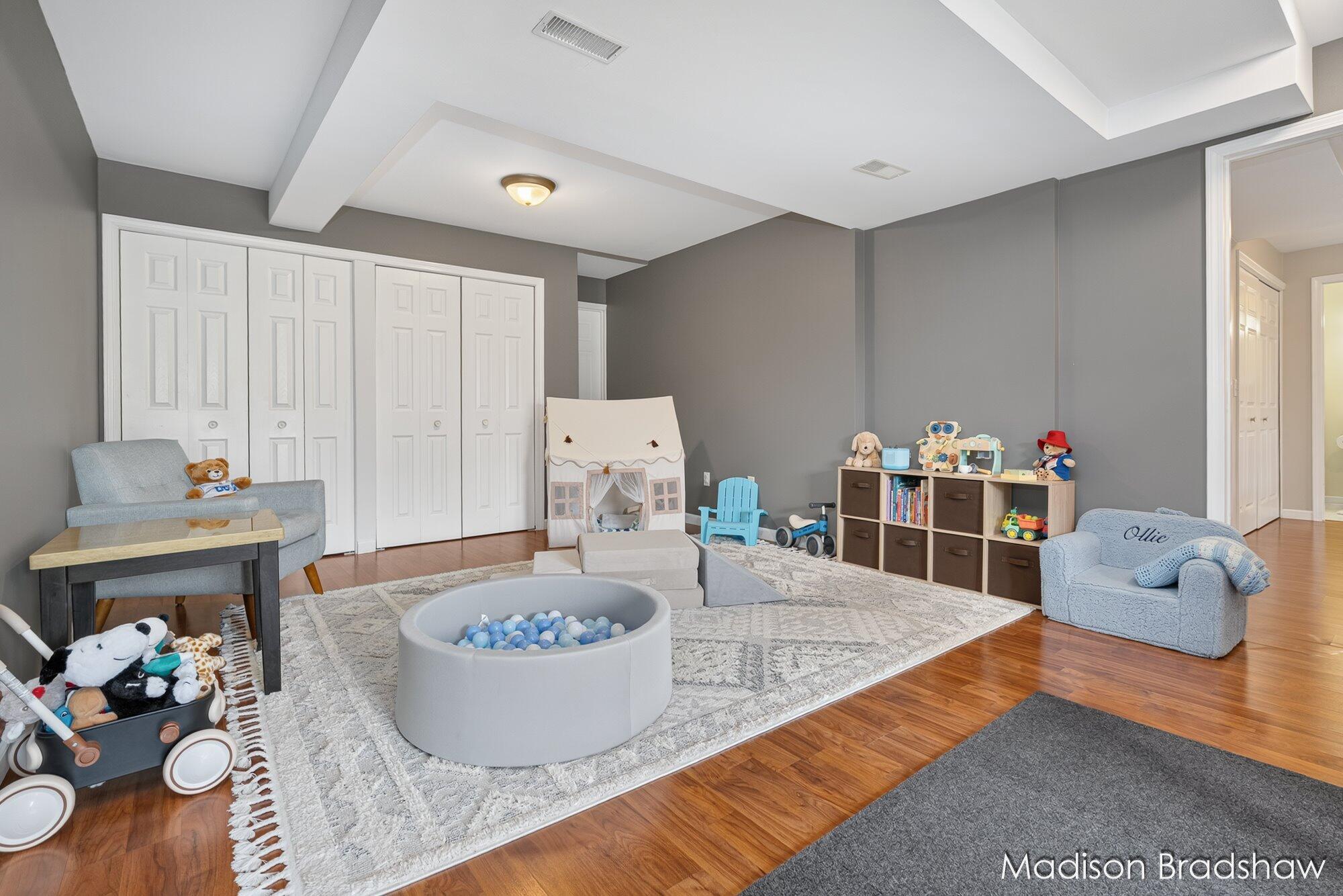5866 E Grove Drive SE Grand Rapids MI 49512