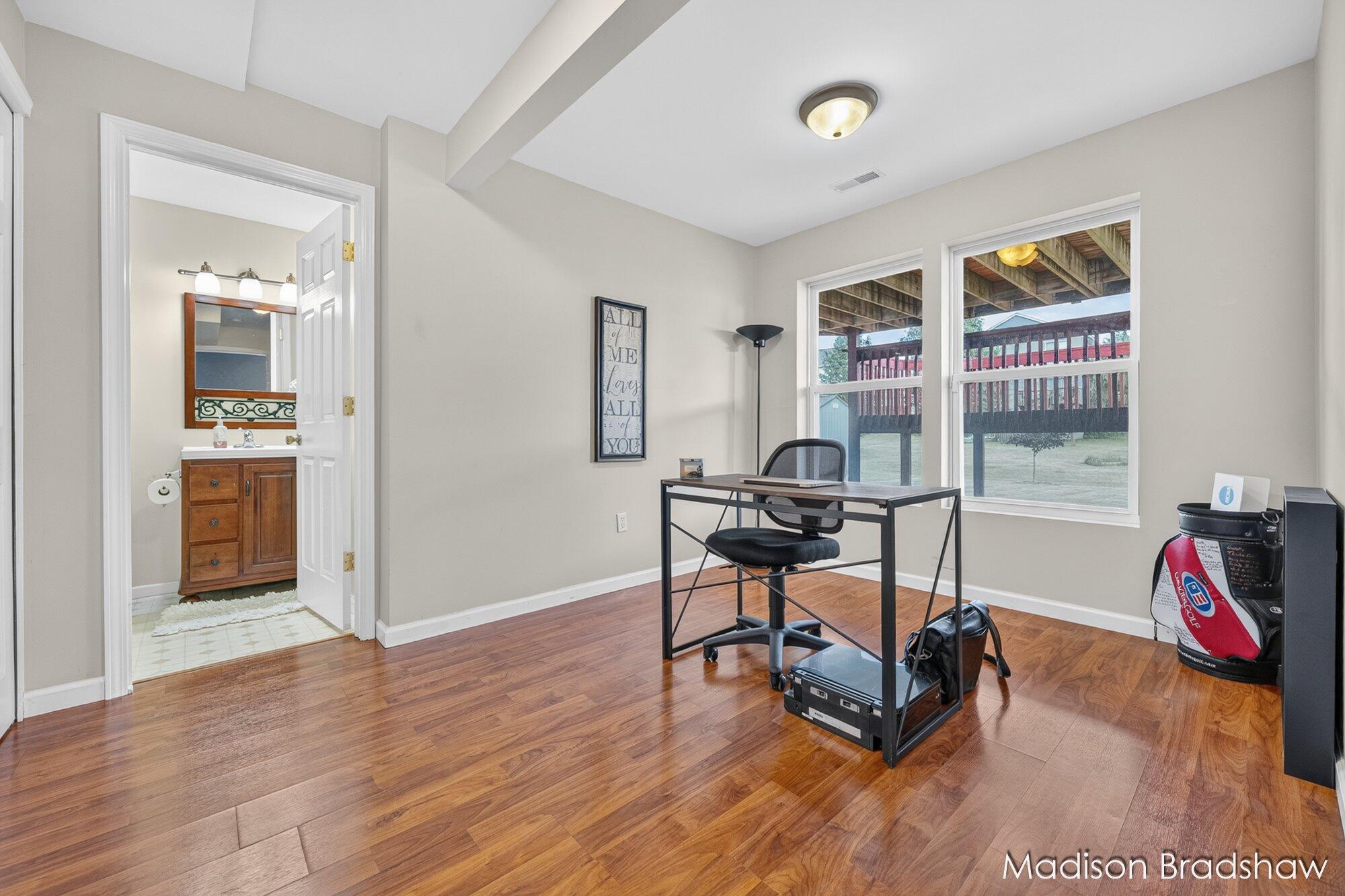 5866 E Grove Drive SE Grand Rapids MI 49512