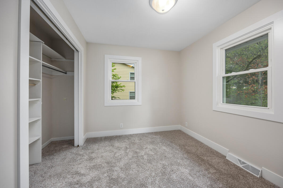 6914 Brooklyn Avenue SE Grand Rapids MI 49508