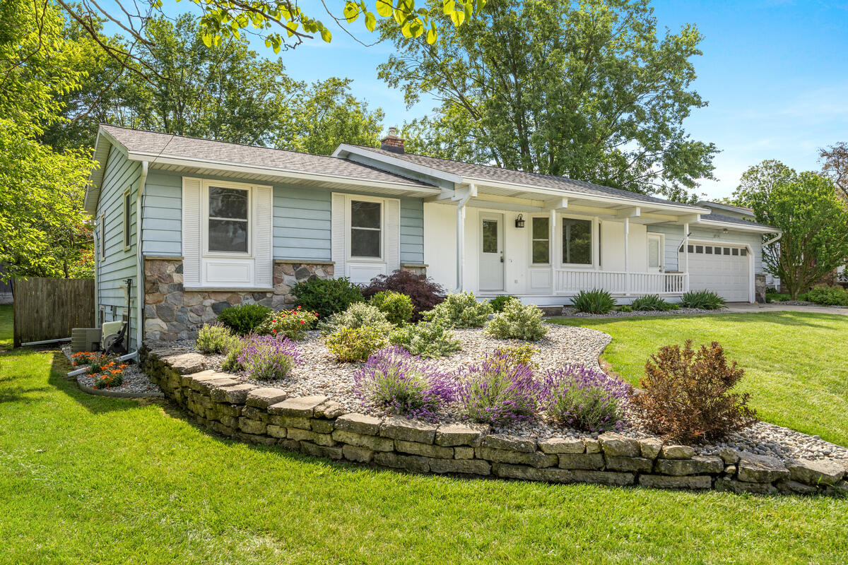 6914 Brooklyn Avenue SE Grand Rapids MI 49508