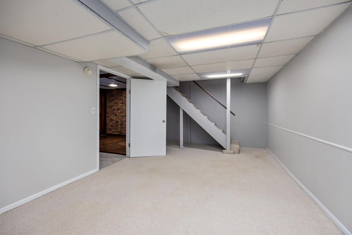 6914 Brooklyn Avenue SE Grand Rapids MI 49508
