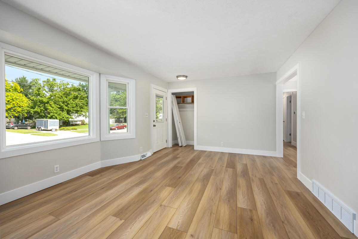 6914 Brooklyn Avenue SE Grand Rapids MI 49508