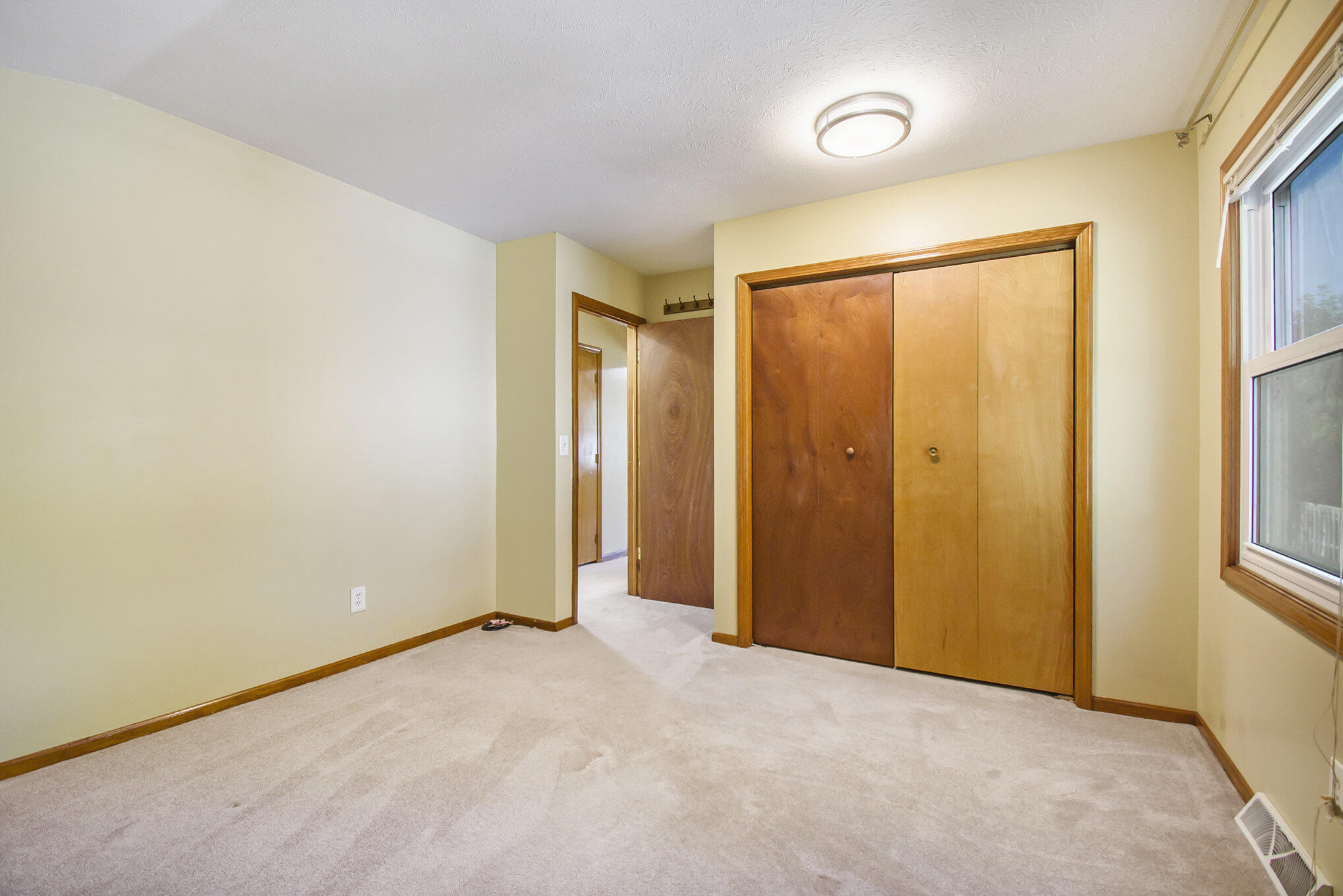 1370 Manorwood Drive SE Grand Rapids MI 49508