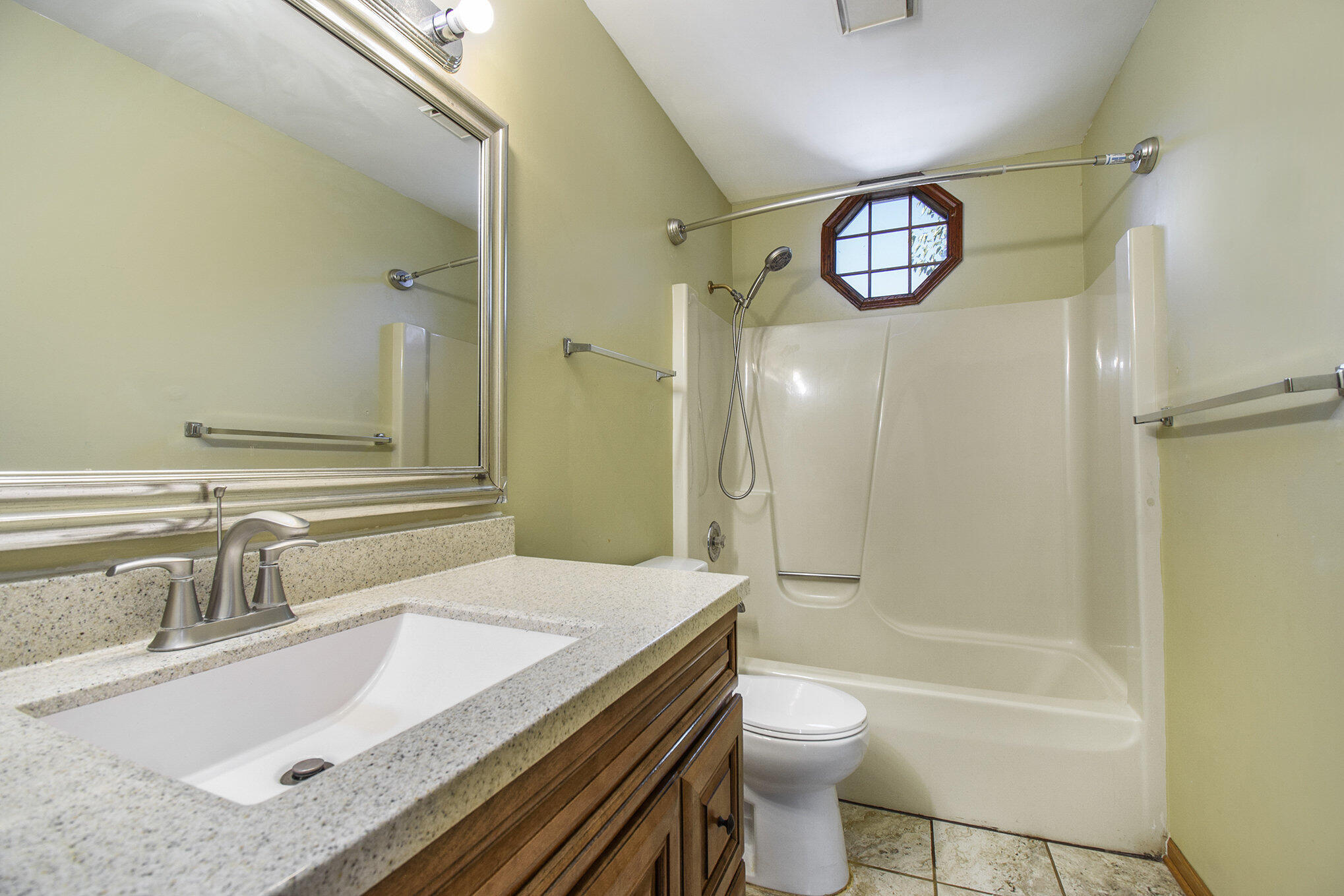 1370 Manorwood Drive SE Grand Rapids MI 49508