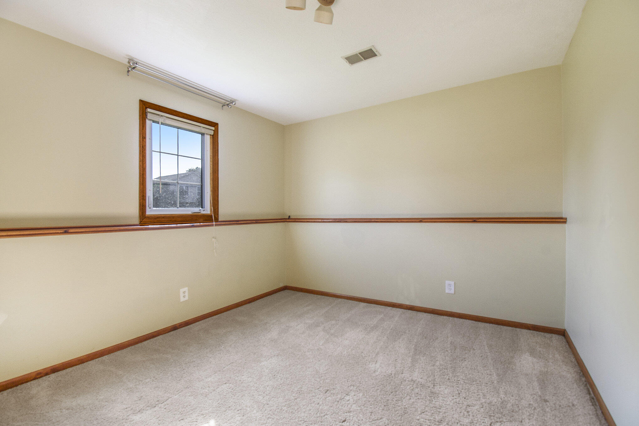 1370 Manorwood Drive SE Grand Rapids MI 49508