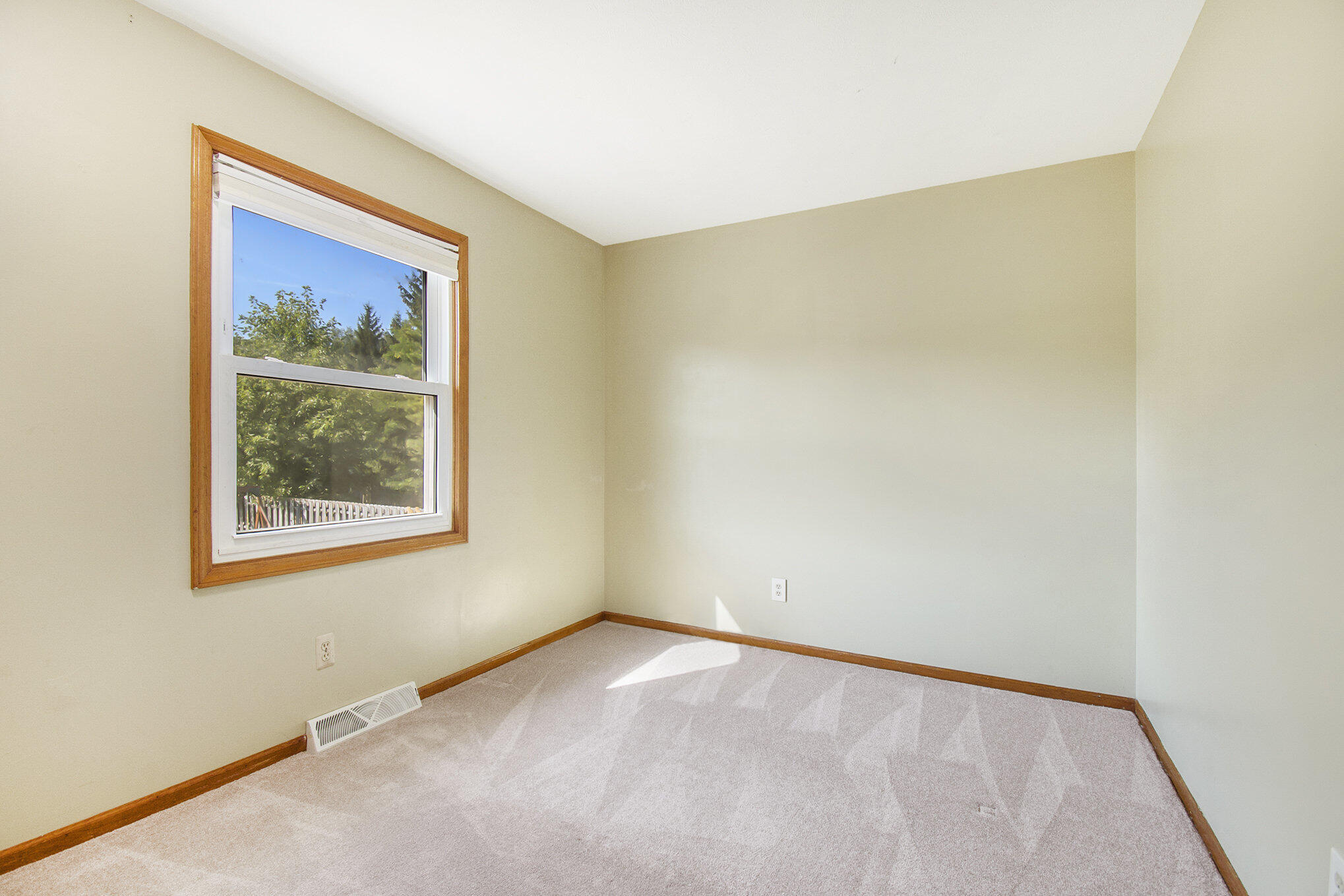 1370 Manorwood Drive SE Grand Rapids MI 49508