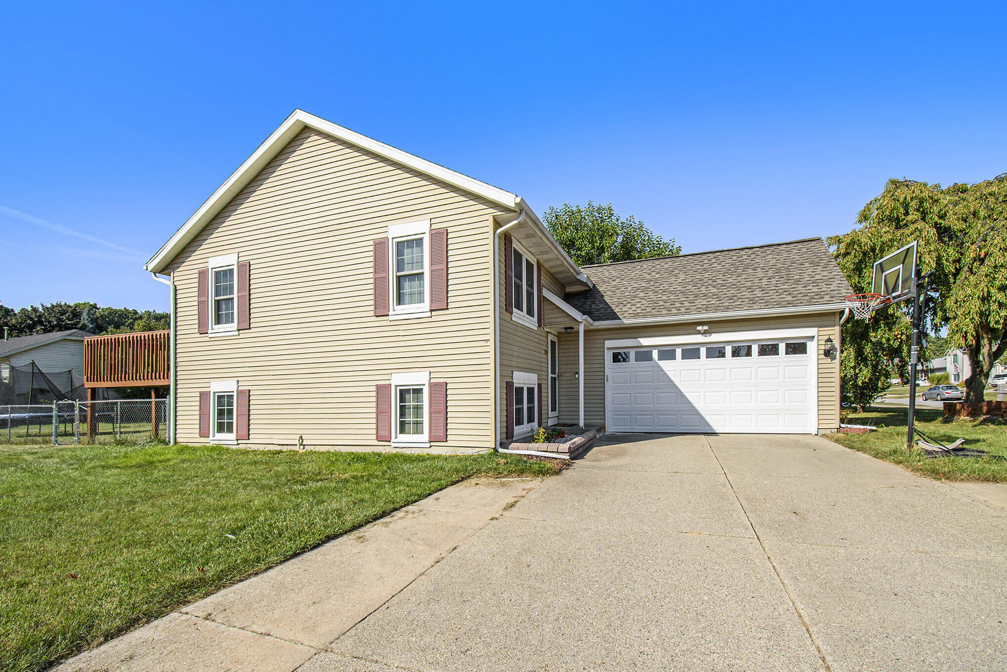 1370 Manorwood Drive SE Grand Rapids MI 49508