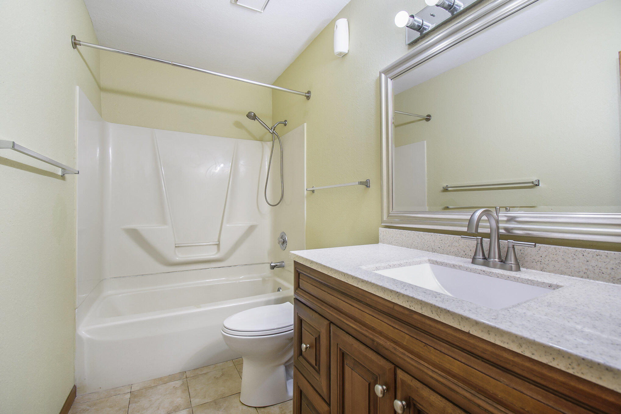 1370 Manorwood Drive SE Grand Rapids MI 49508