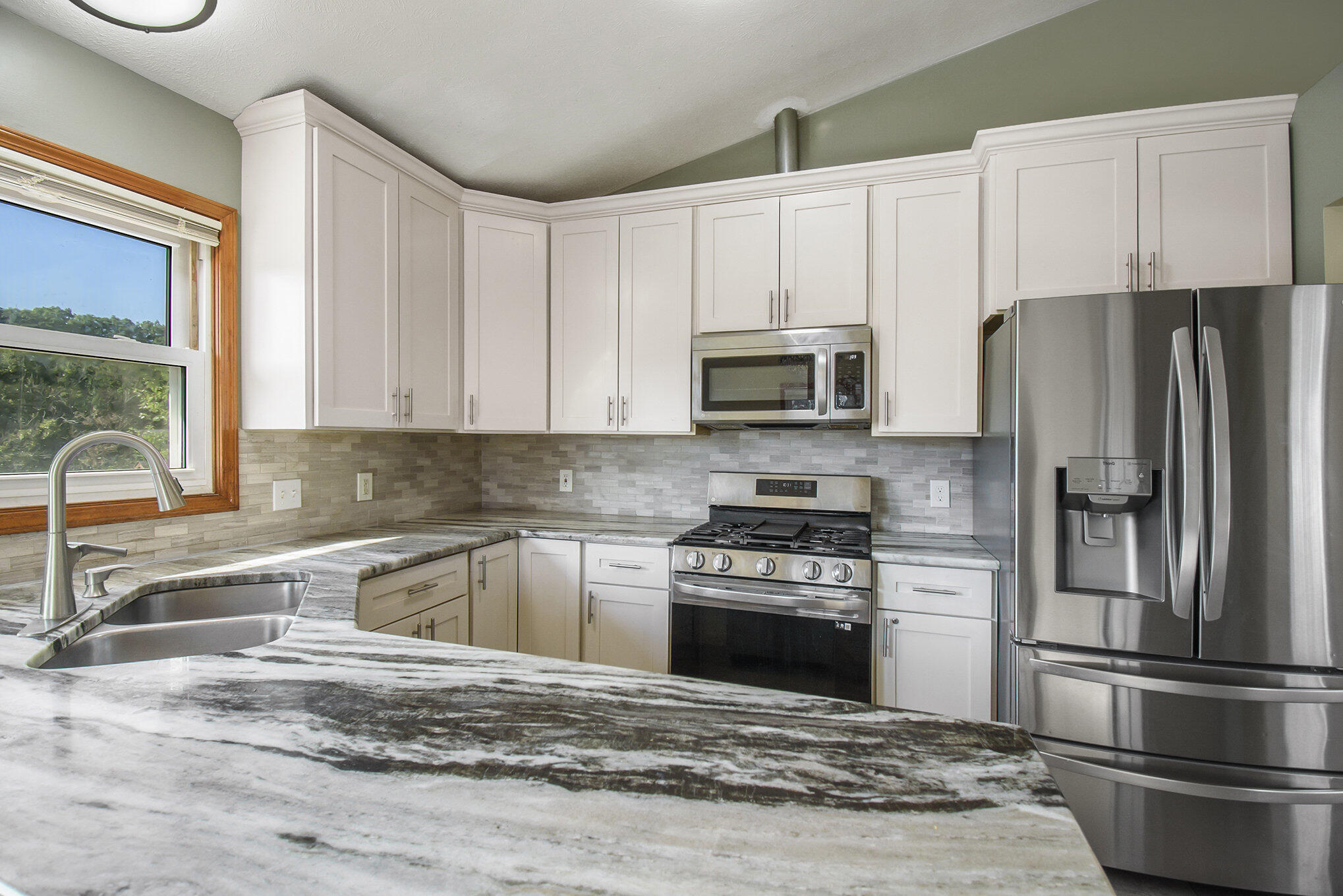 1370 Manorwood Drive SE Grand Rapids MI 49508