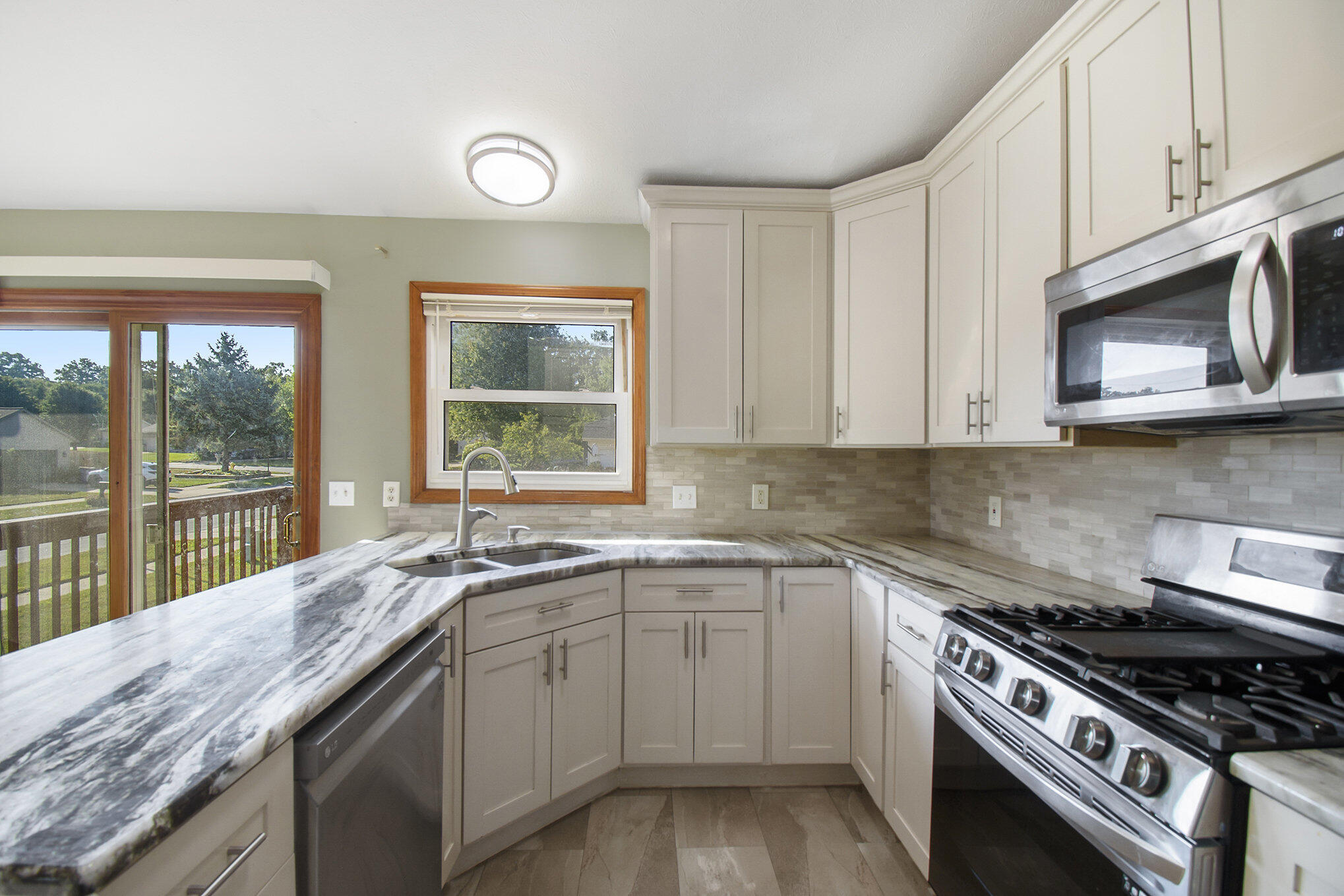 1370 Manorwood Drive SE Grand Rapids MI 49508