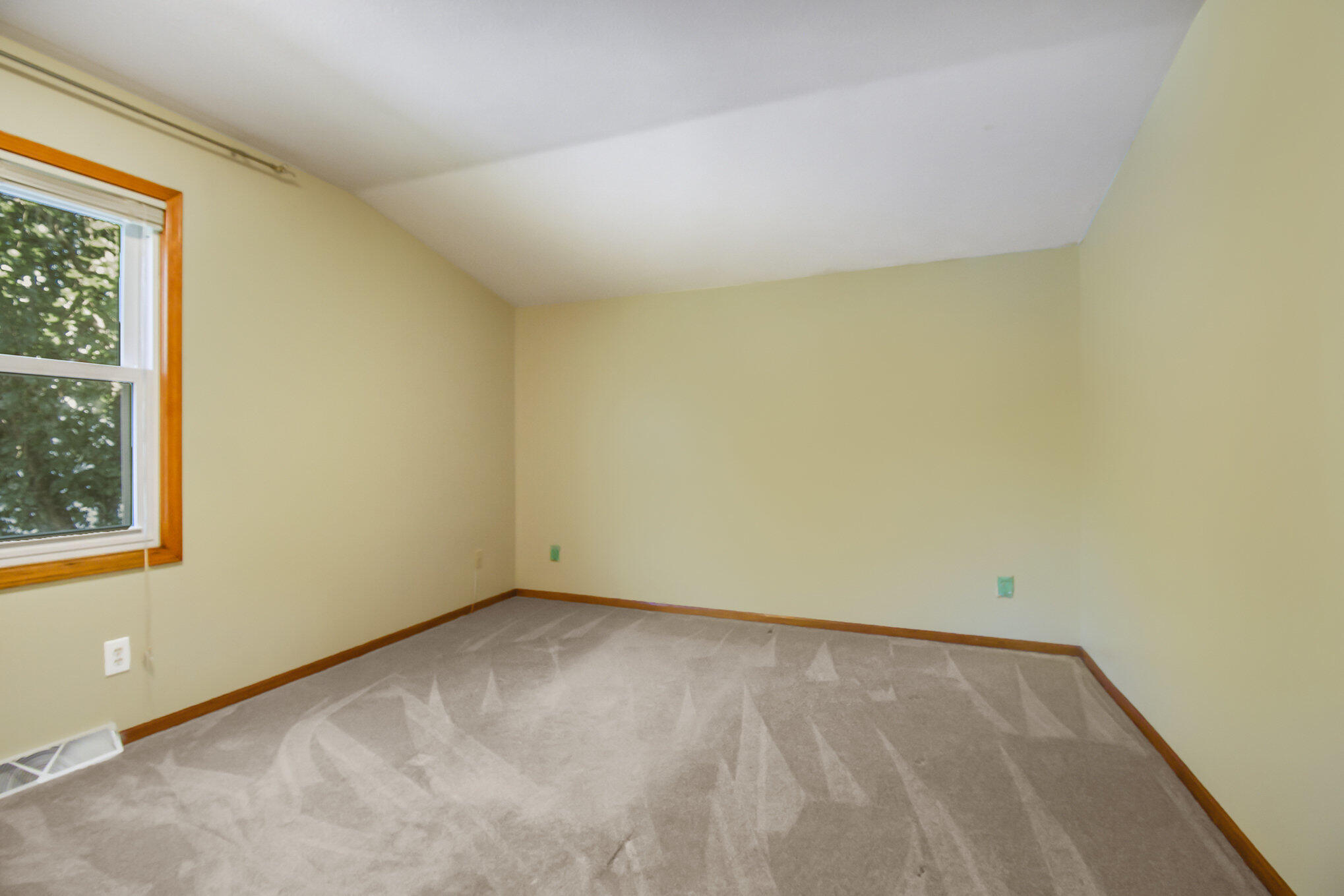 1370 Manorwood Drive SE Grand Rapids MI 49508