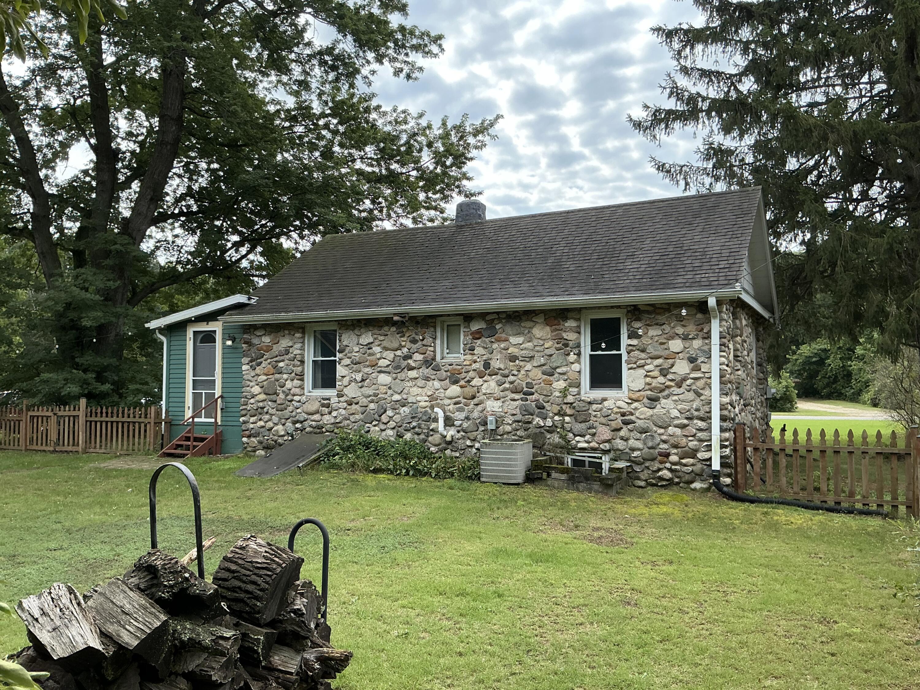 82248 45th Avenue Coloma MI 49038