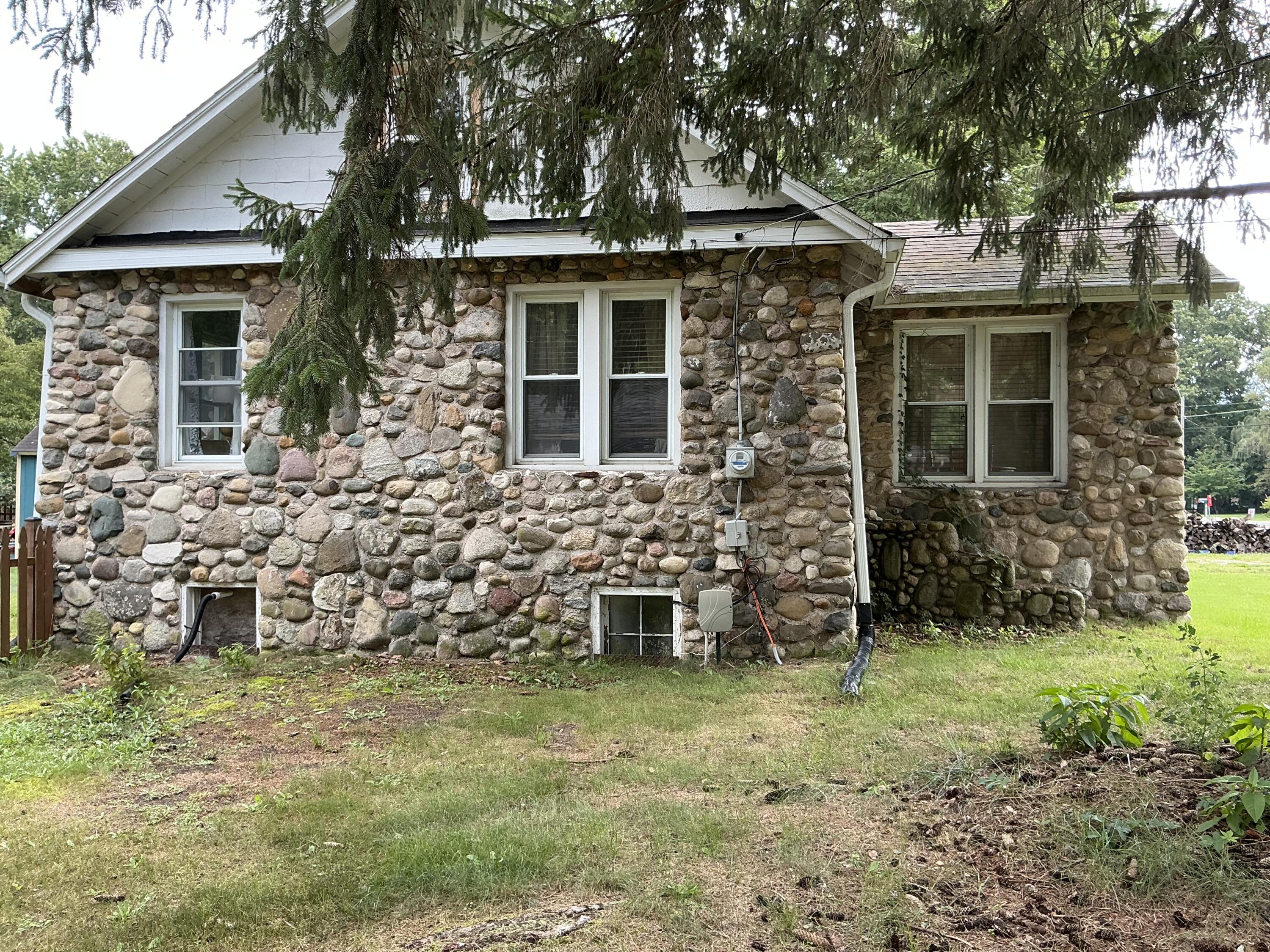 82248 45th Avenue Coloma MI 49038