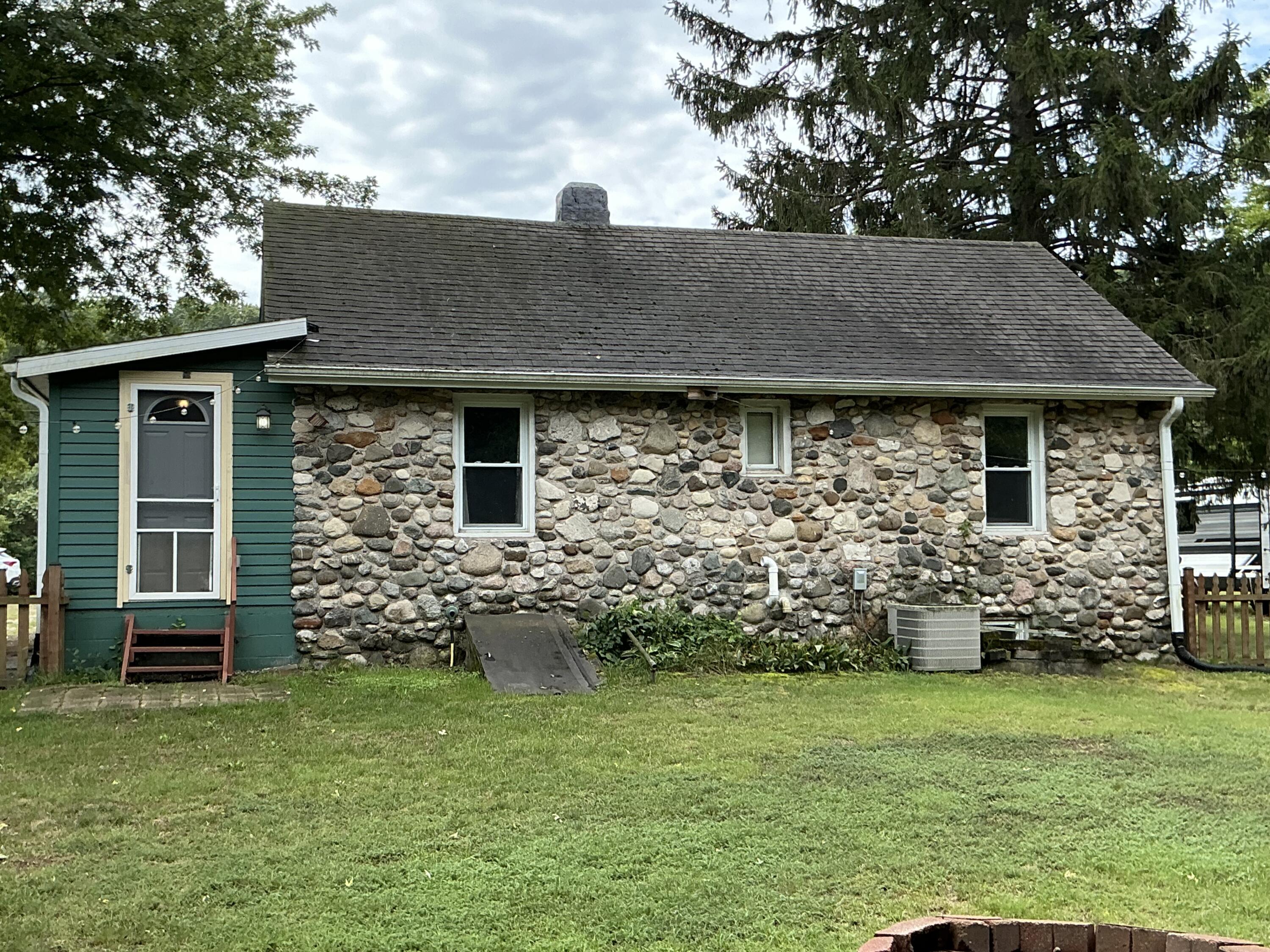 82248 45th Avenue Coloma MI 49038