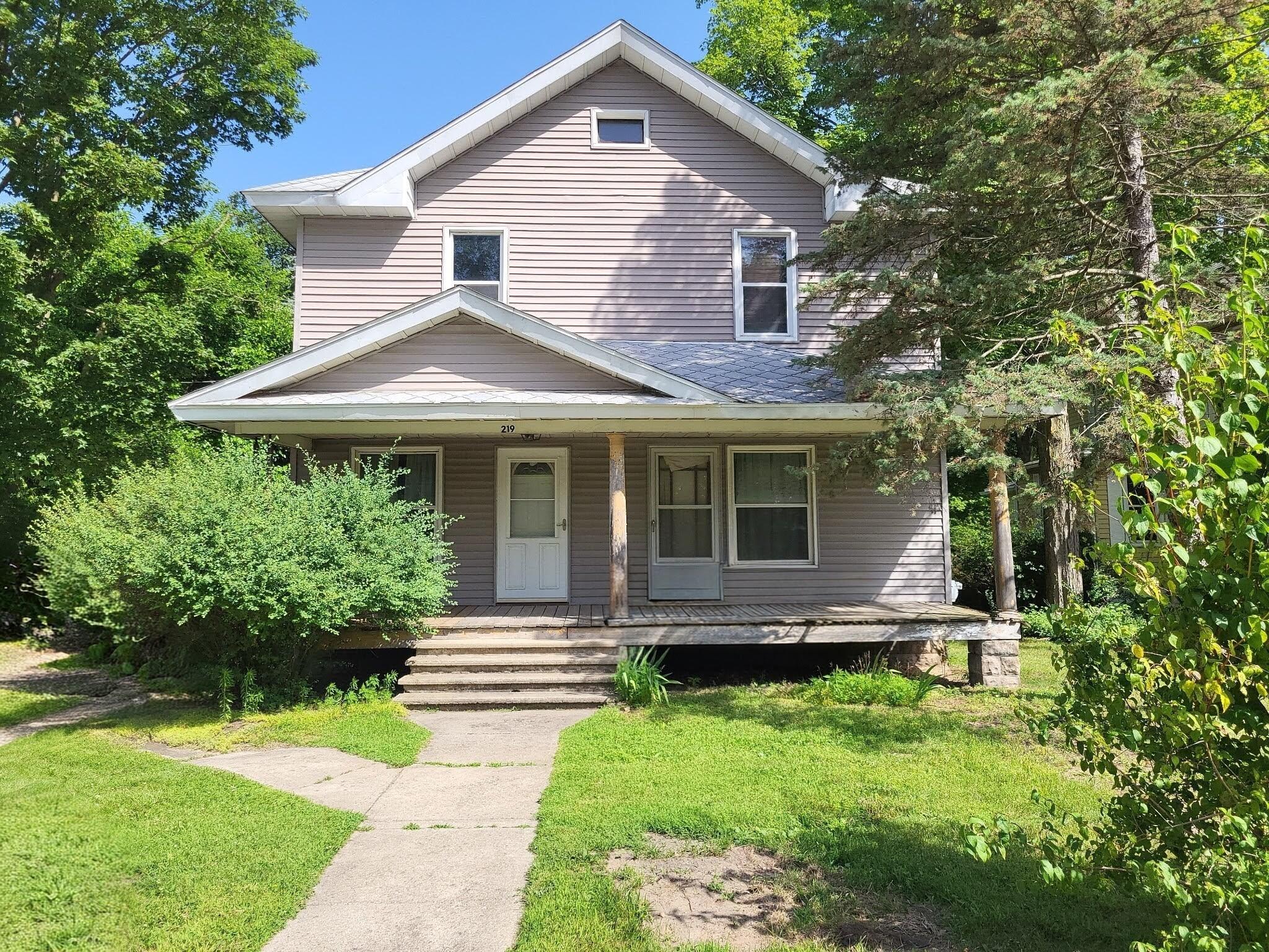 219 E Delaware Decatur MI 49045