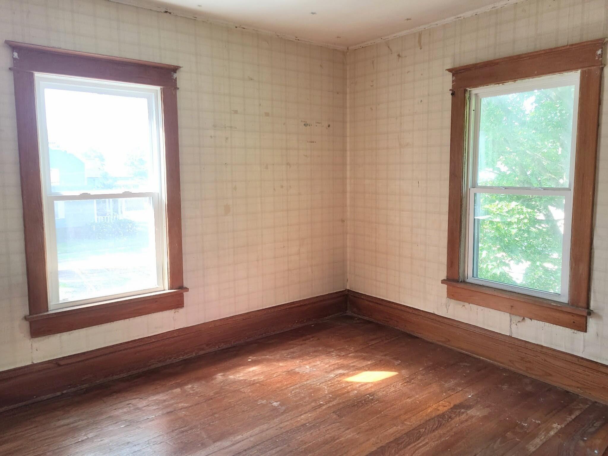 219 E Delaware Decatur MI 49045