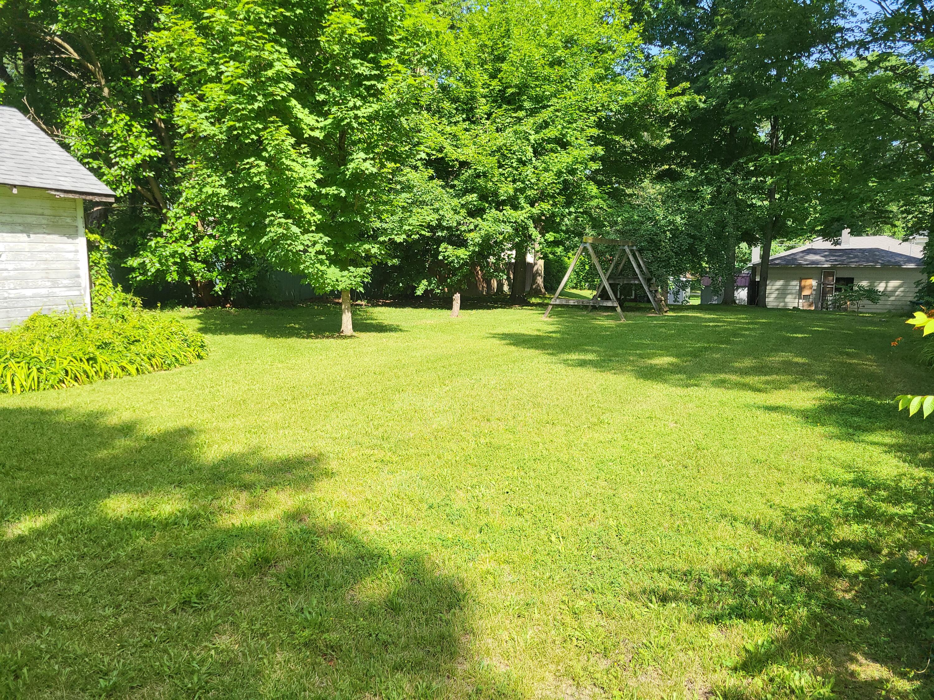 219 E Delaware Decatur MI 49045