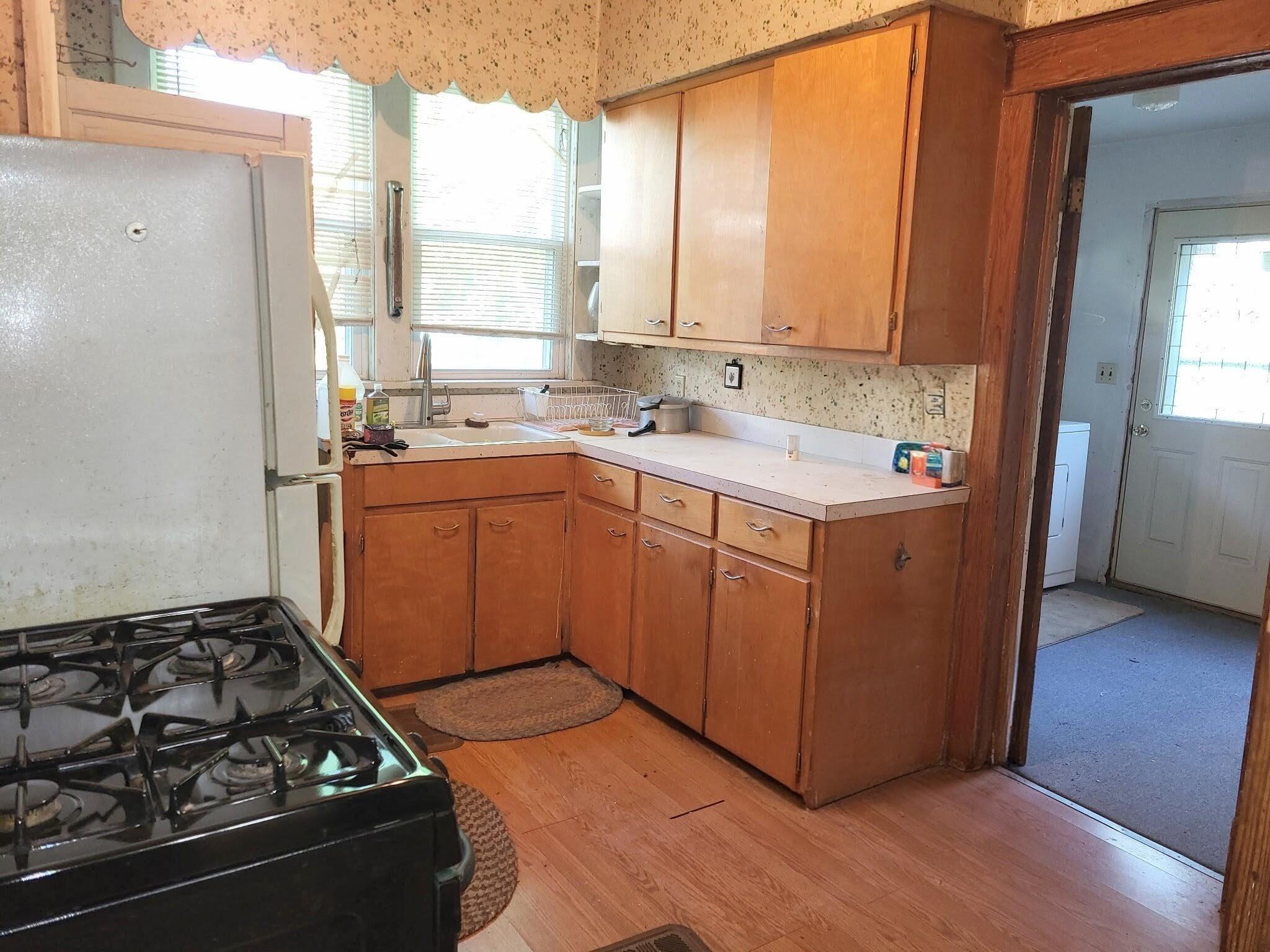 219 E Delaware Decatur MI 49045