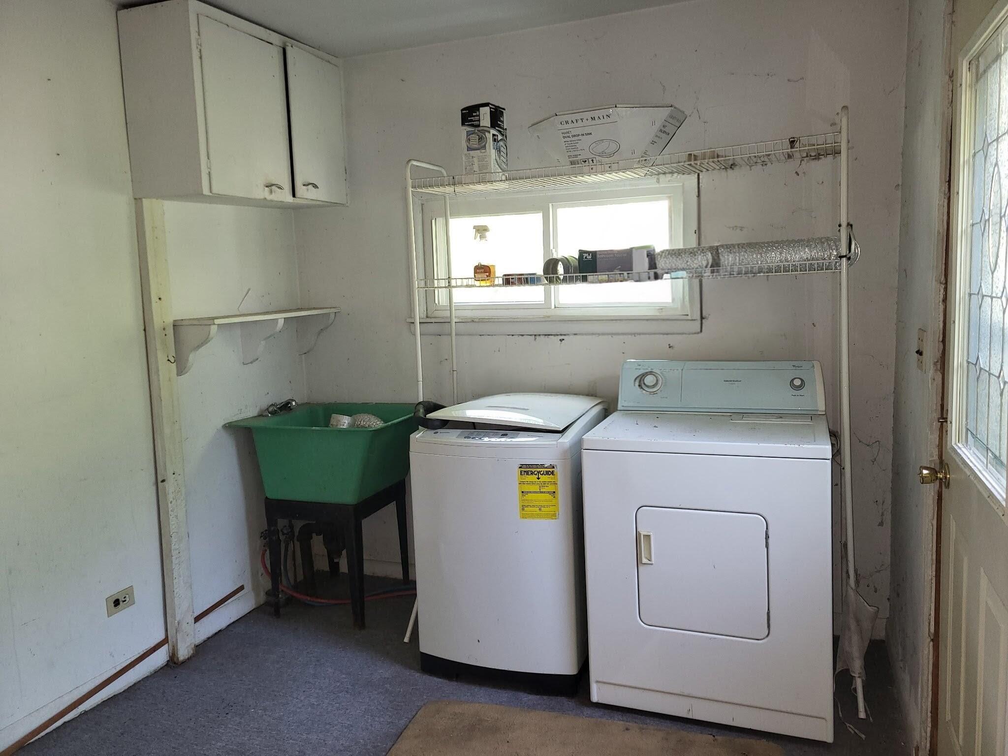 219 E Delaware Decatur MI 49045