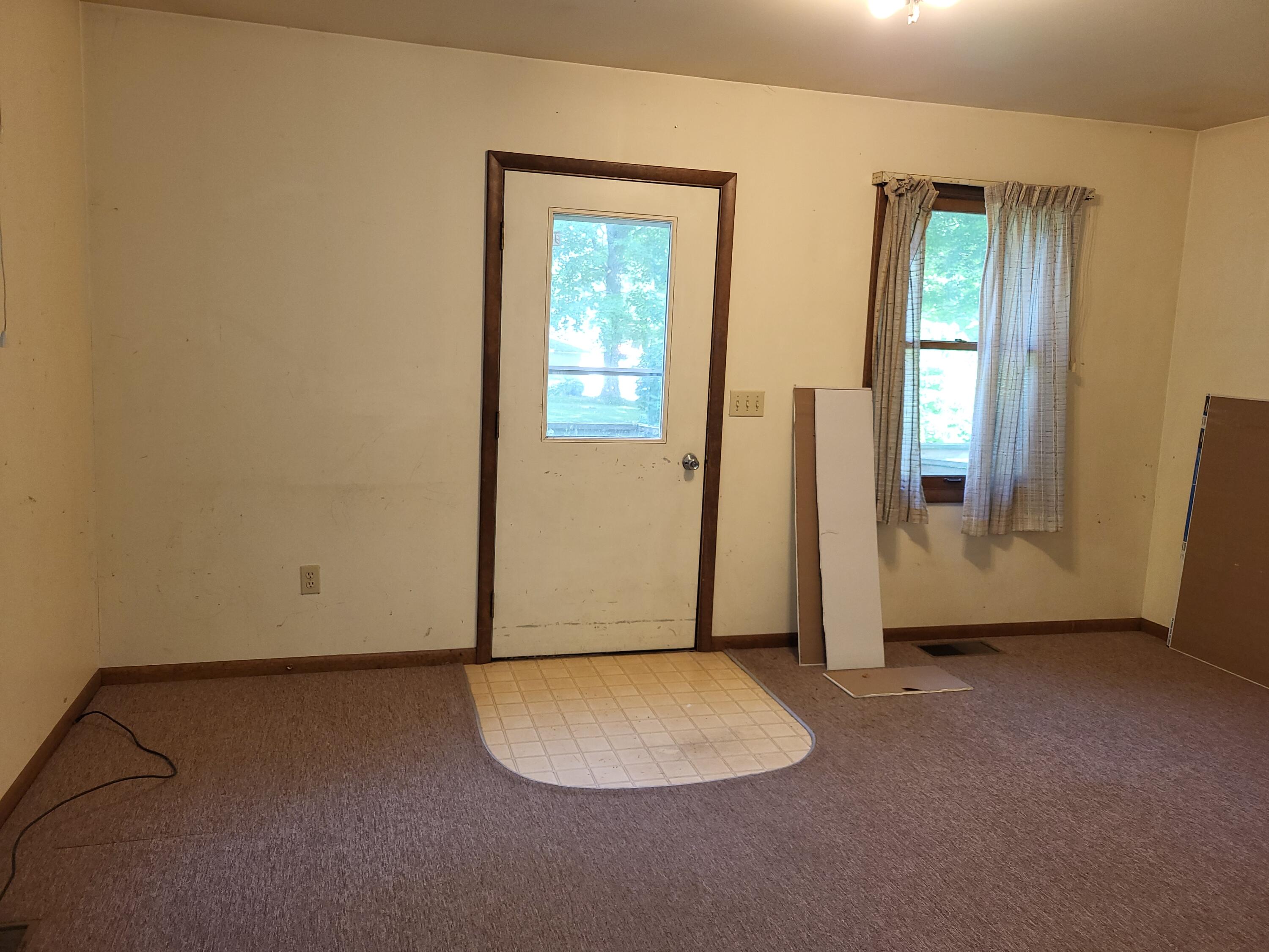 219 E Delaware Decatur MI 49045