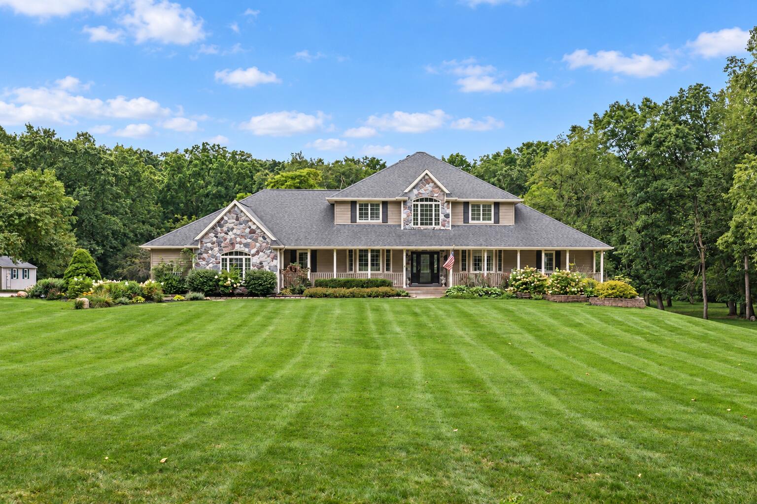 6900 Archway Drive NE Rockford MI 49341